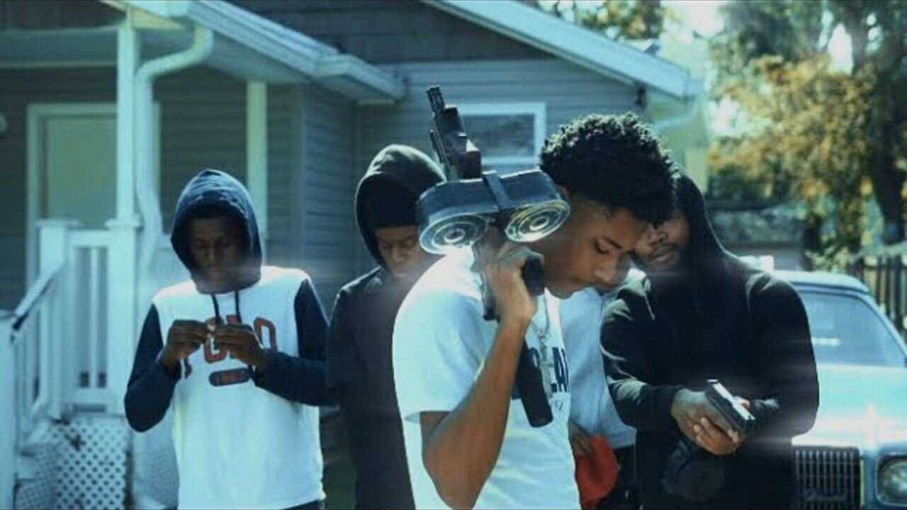 Nardo Wick, hoodies, toy gun, HD Desktop Wallpaper