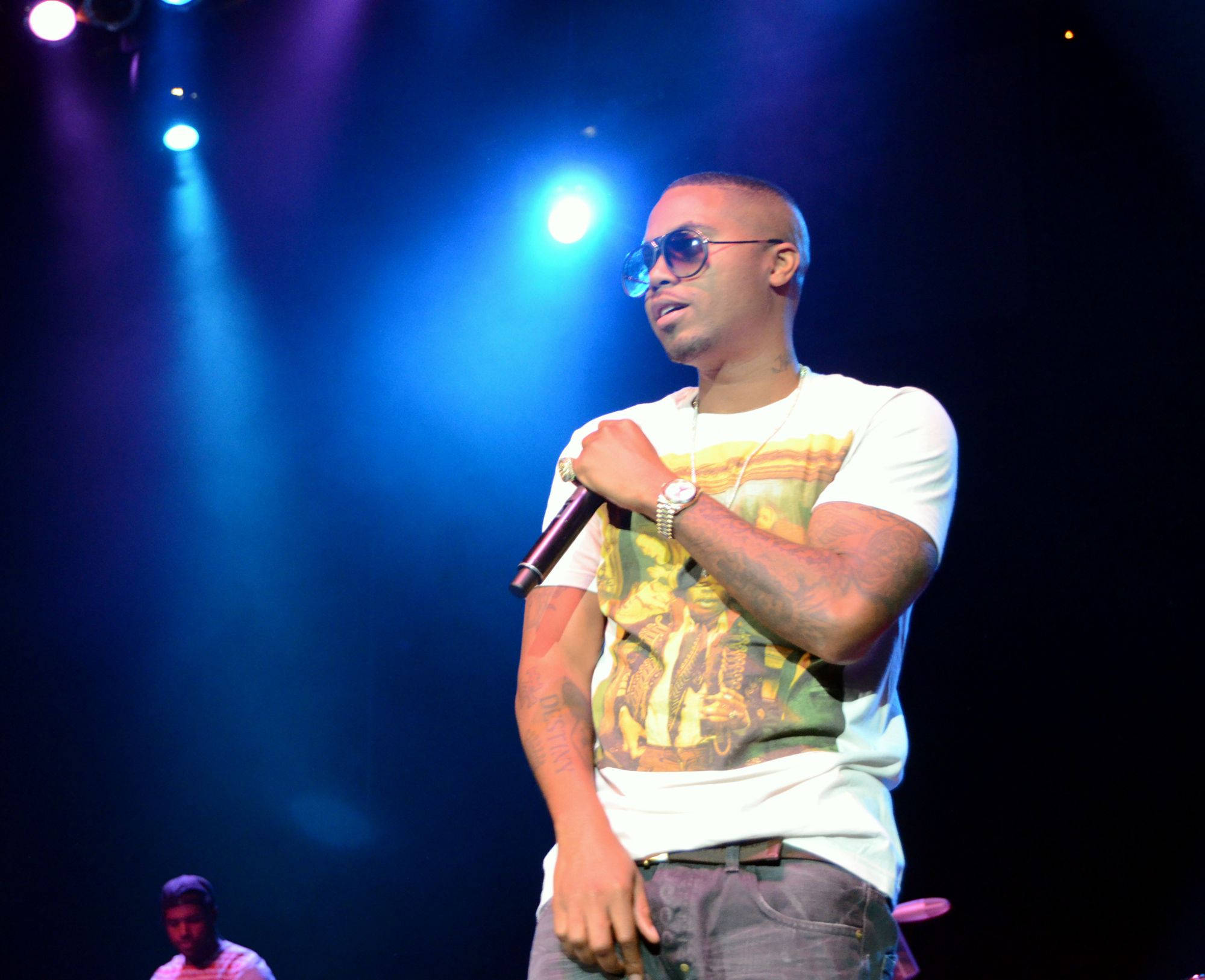 Nas, sunglasses, graphic tee, Full HD Desktop Wallpaper