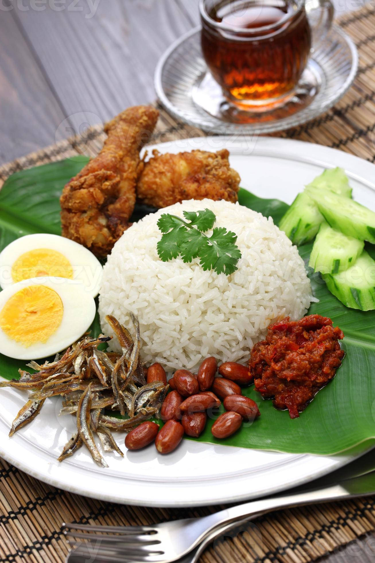 nasi lemak, banana leaf, fried chicken, Full HD Phone Wallpaper