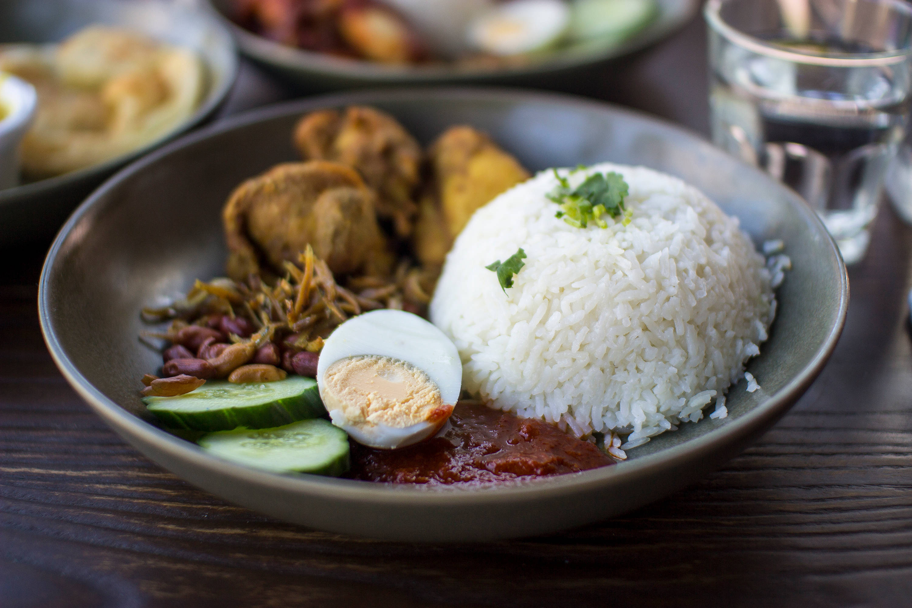 nasi lemak, steaming bowl, rice fried chicken, 2K Desktop Wallpaper