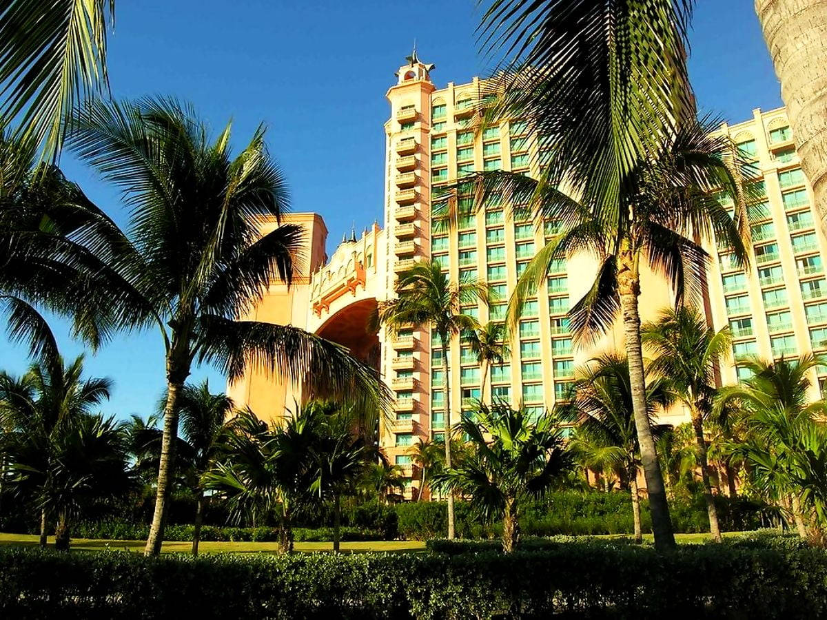 Nassau Bahamas, luxury resort building, golden sunlight, SD Desktop Wallpaper