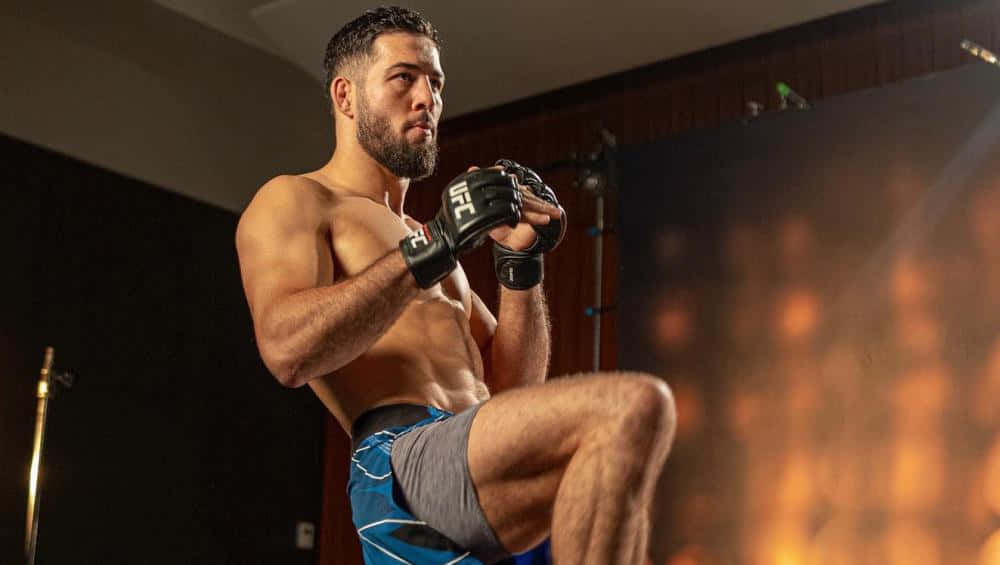 Nassourdine Imavov, blue shorts, black gloves, SD Desktop Wallpaper