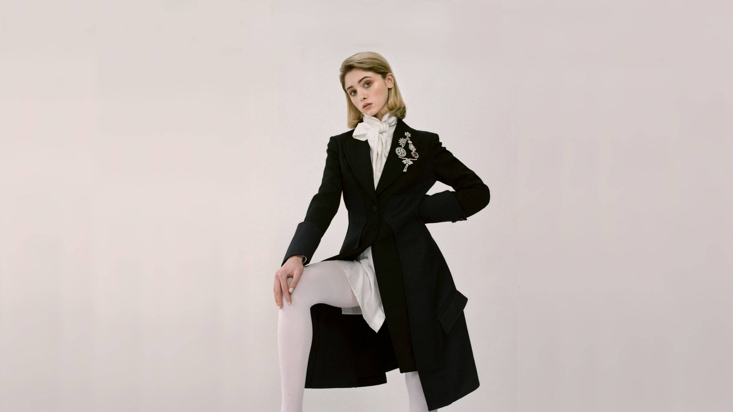 Natalia Dyer, black steampunk suit, black tailored coat, 2K Desktop Wallpaper