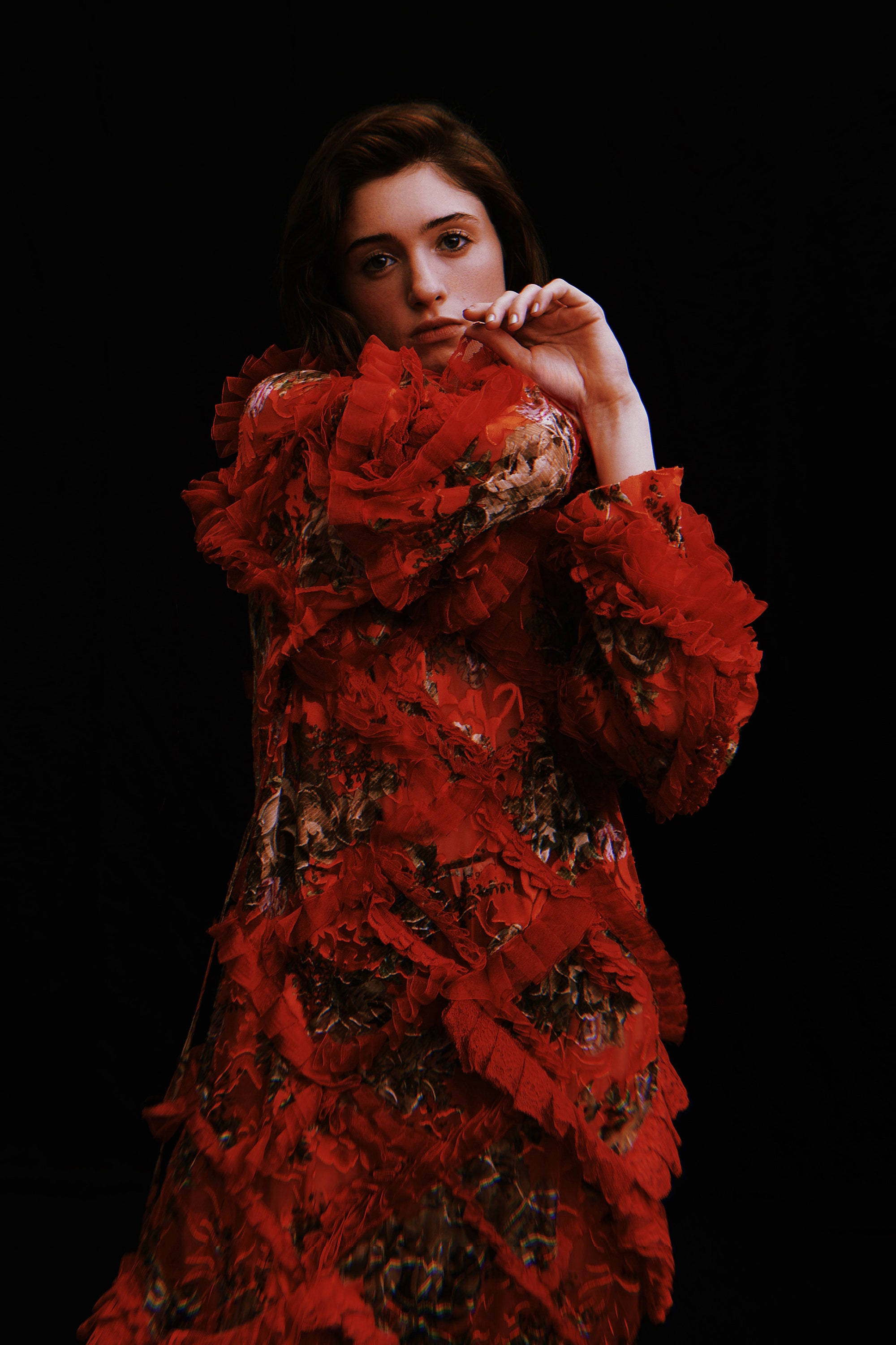Natalia Dyer, romantic red dress, voluminous red floral gown, 2K Phone Wallpaper