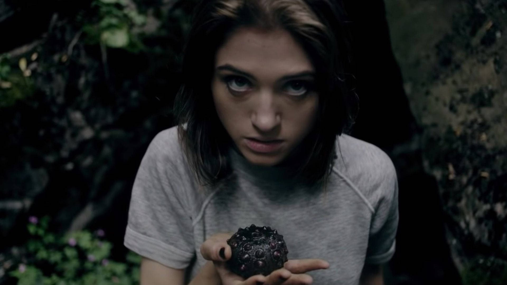 Natalia Dyer, wide eyes, dark spiky orb, Full HD Desktop Wallpaper