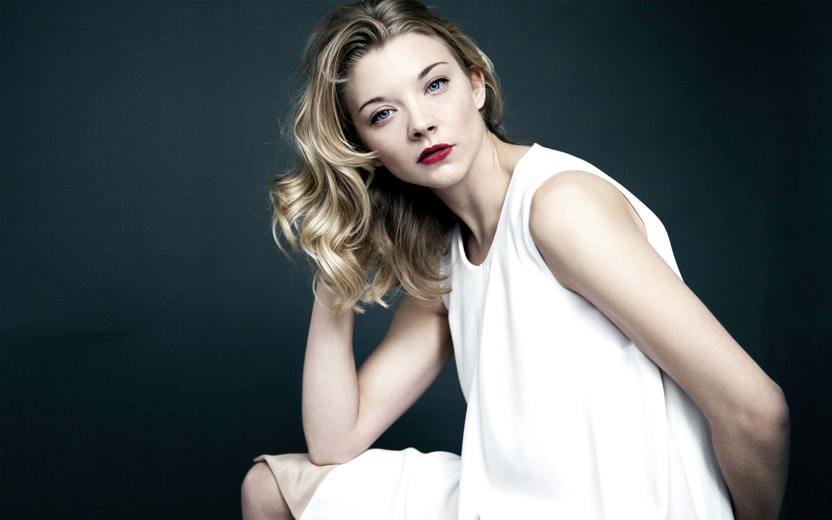 Natalie Dormer, blonde woman, white dress, 2K Desktop Wallpaper