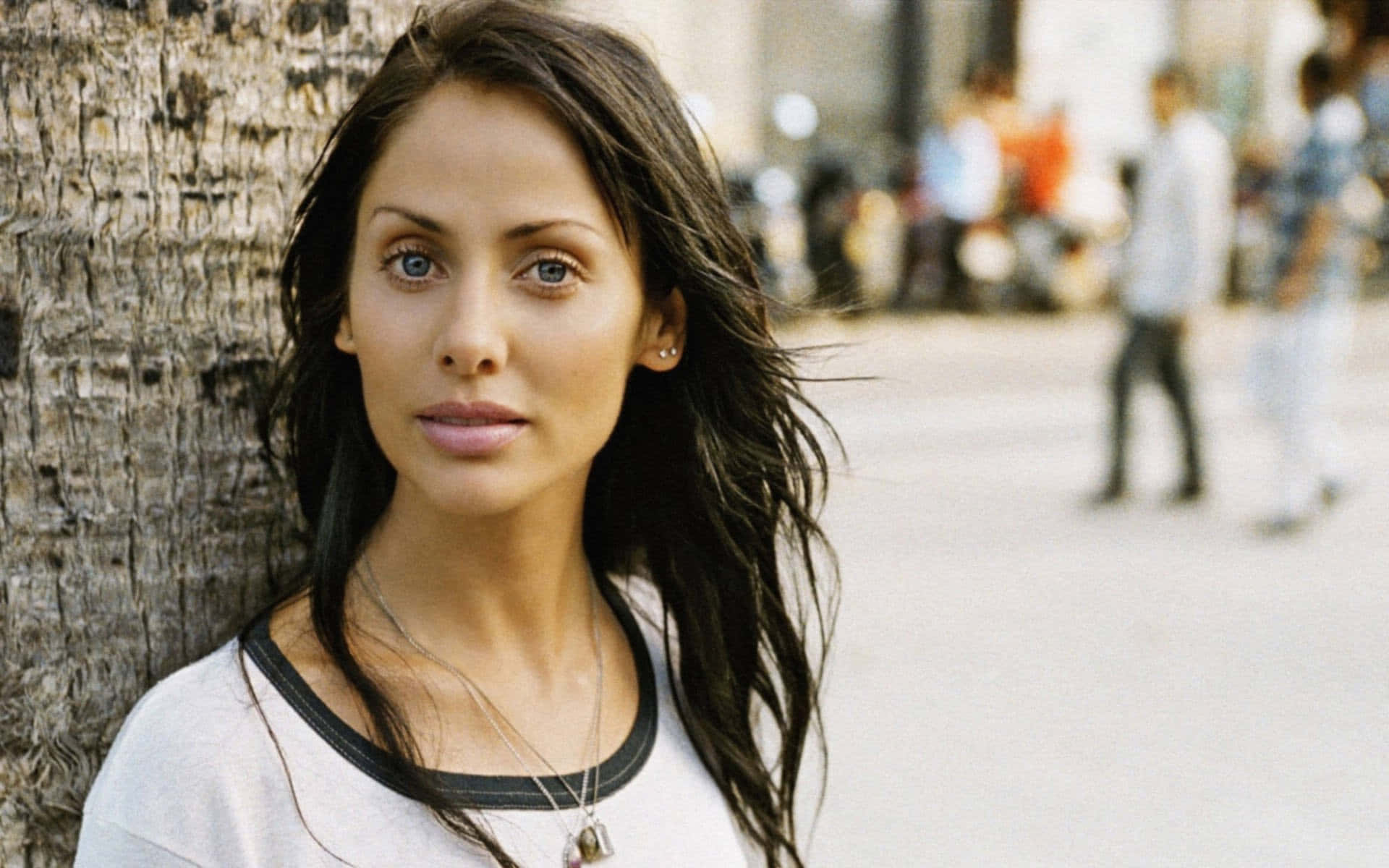 Natalie Imbruglia, dark hair, blue eyes, Full HD Desktop Wallpaper