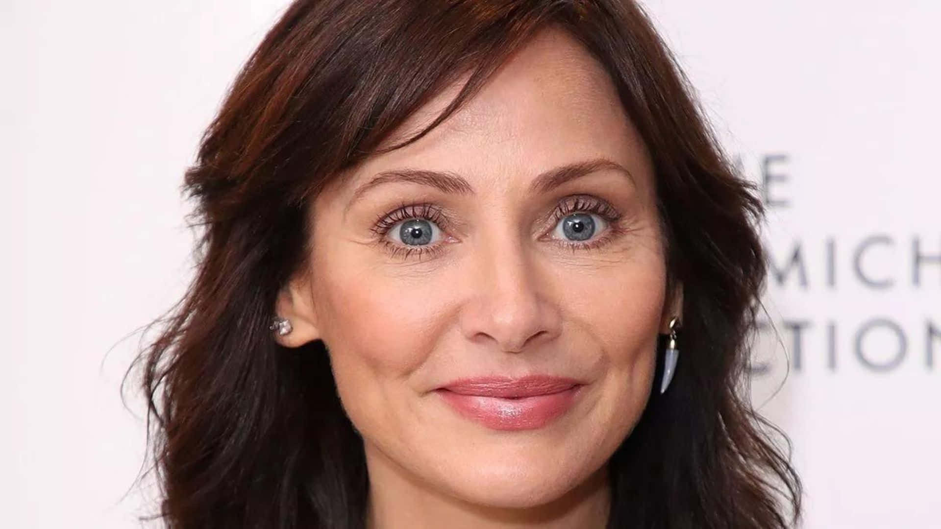 Natalie Imbruglia, blue eyes, wavy brown hair, Full HD Desktop Wallpaper