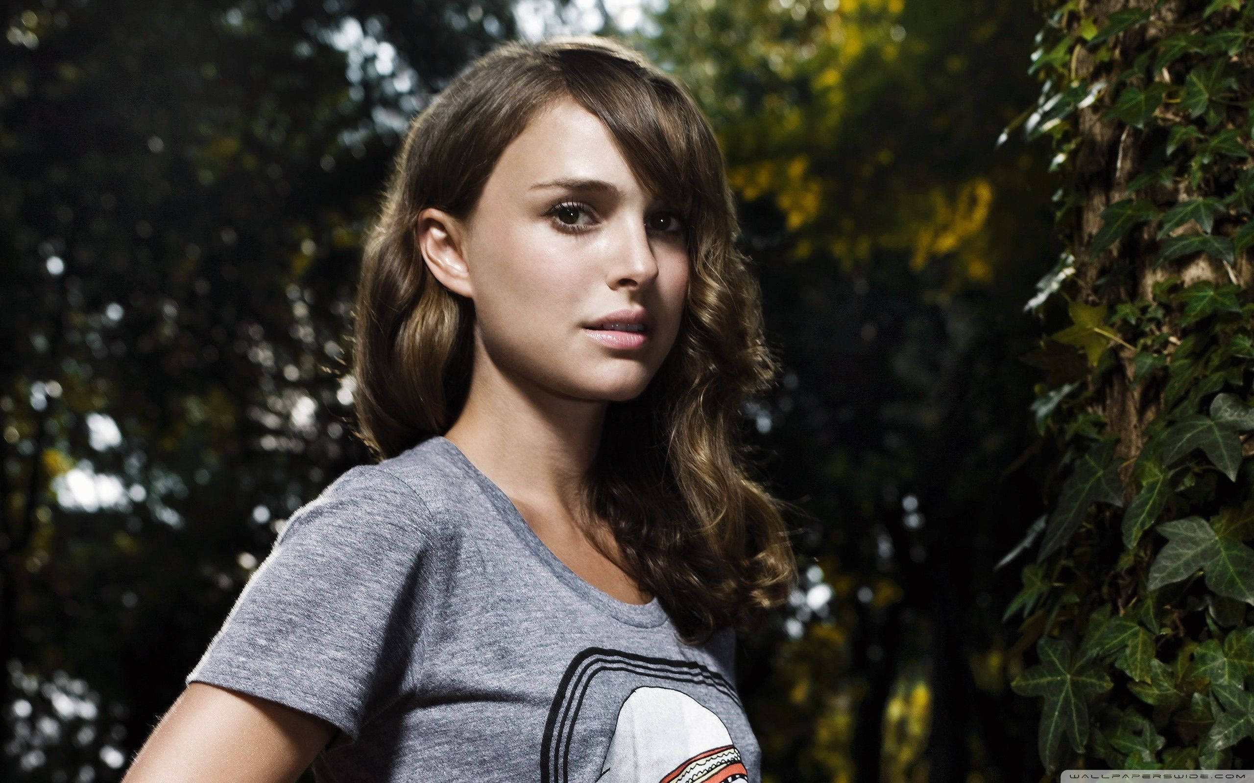 Natalie Portman, garden, sunlit forest, 2K Desktop Wallpaper