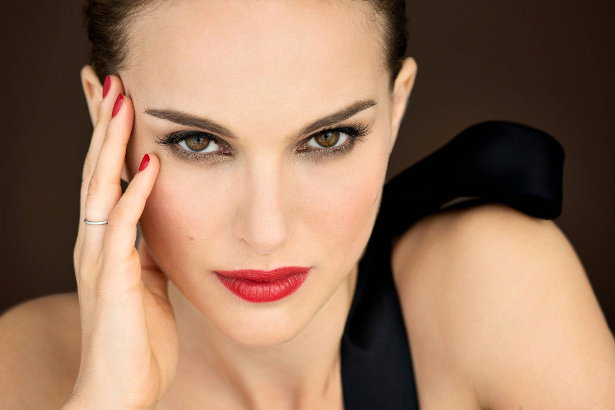 Natalie Portman, black dress, bold red lips, Full HD Desktop Wallpaper