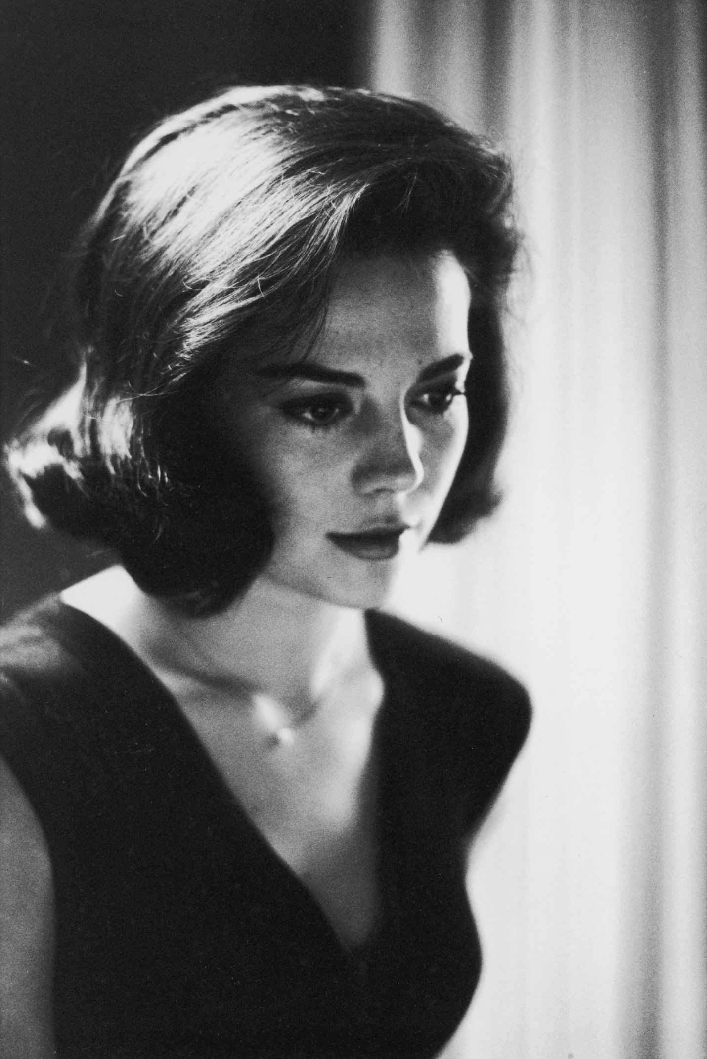 Natalie Wood, black and white, styled hair, Full HD Phone Wallpaper