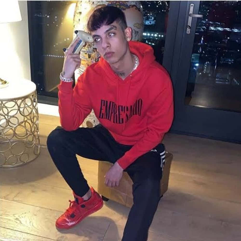 Natanael Cano, red hoodie, matching sneakers, SD Desktop Wallpaper