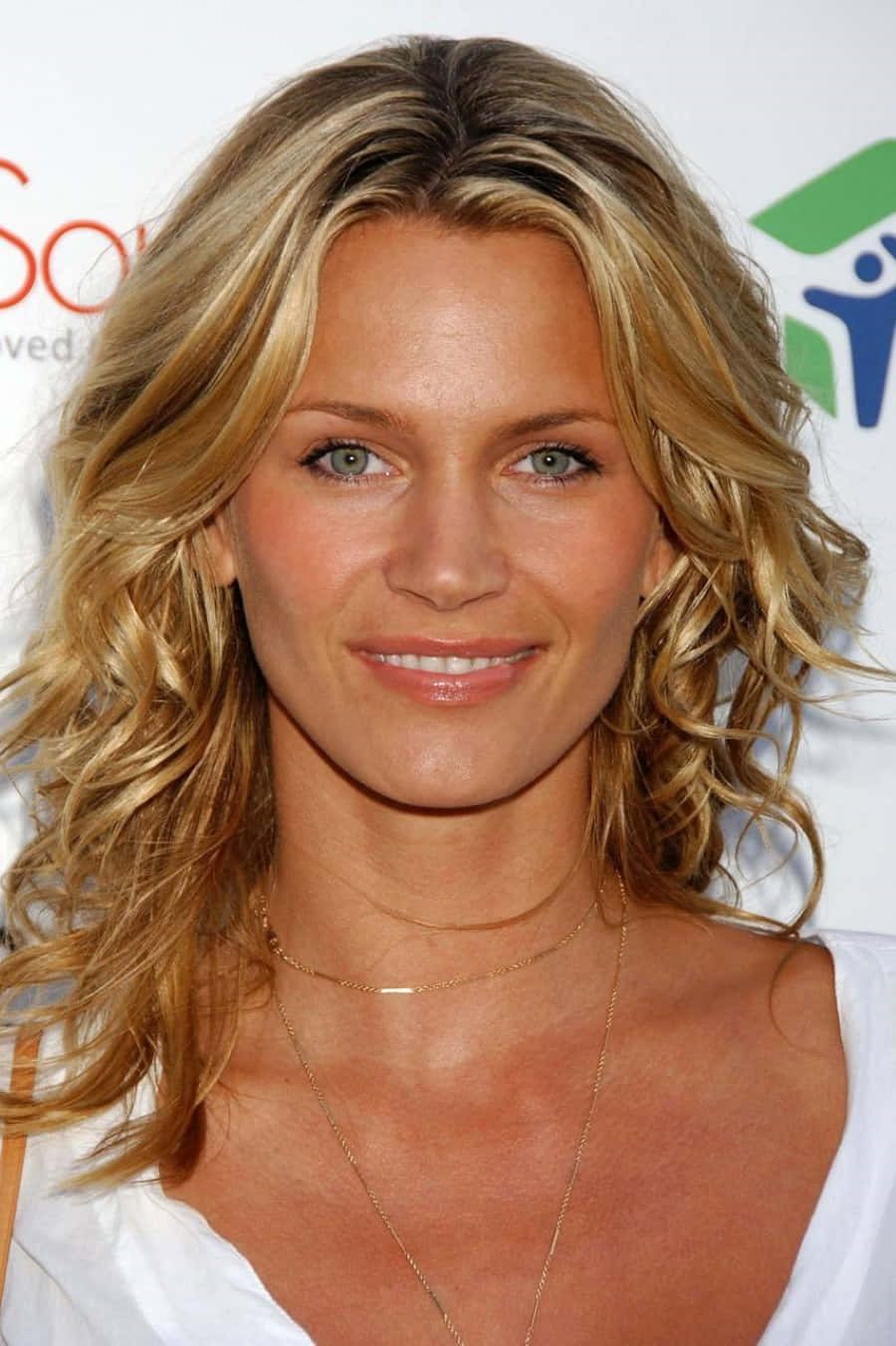 Natasha Henstridge, blonde woman, wavy hair, HD Phone Wallpaper