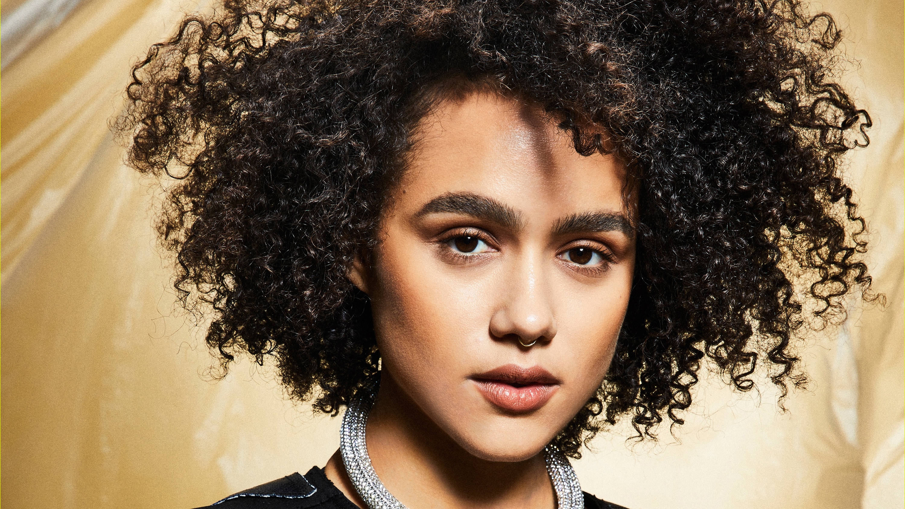 Nathalie Emmanuel, dark curls, silver choker, 2K Desktop Wallpaper