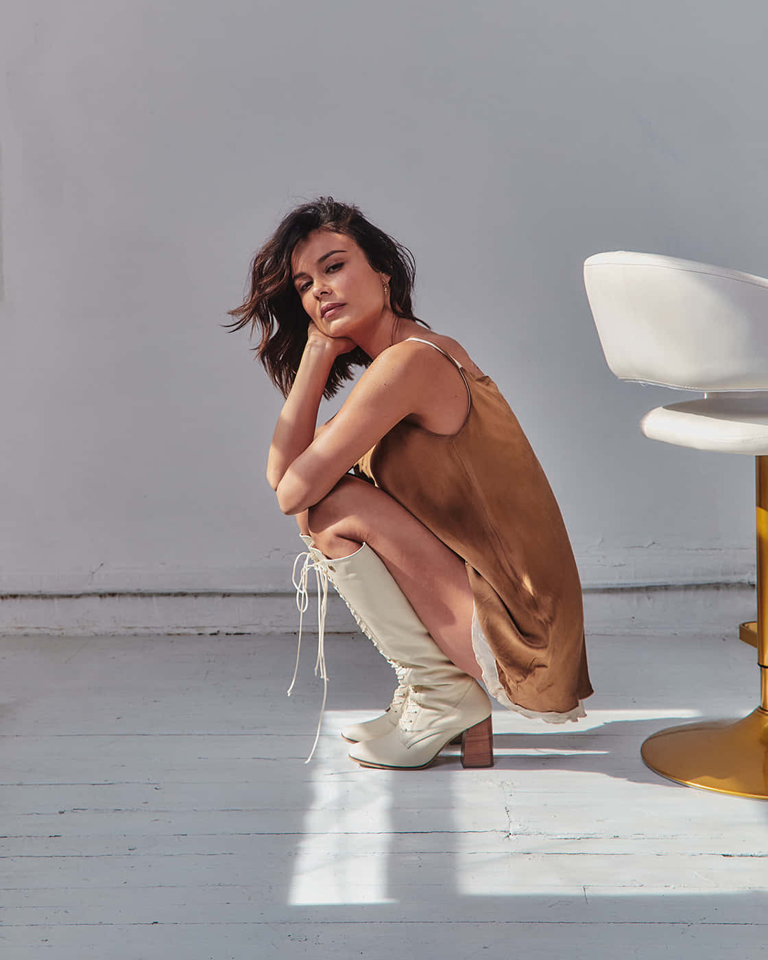 Nathalie Kelley, tan dress, cream boots, HD Phone Wallpaper