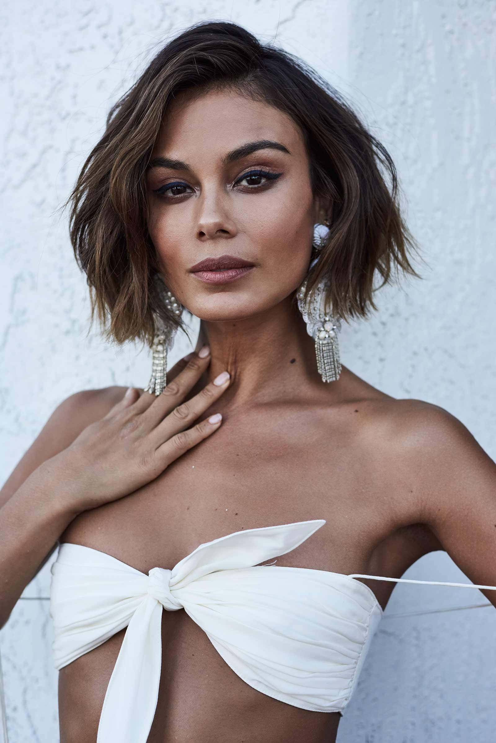 Nathalie Kelley, short brown hair, large silver earrings, Full HD Phone Wallpaper