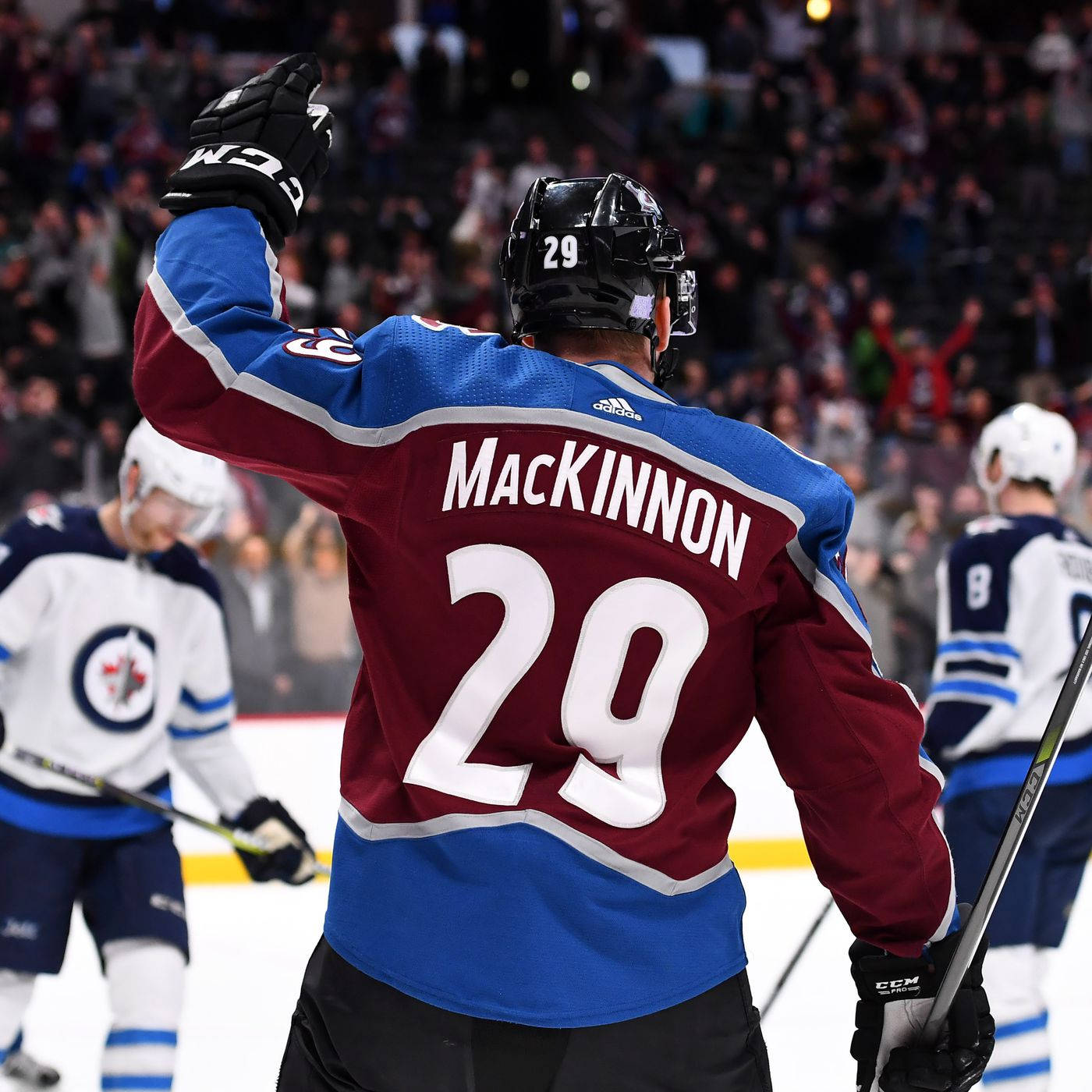 Nathan Mackinnon, maroon and blue jersey, gloved fist, HD Desktop Wallpaper