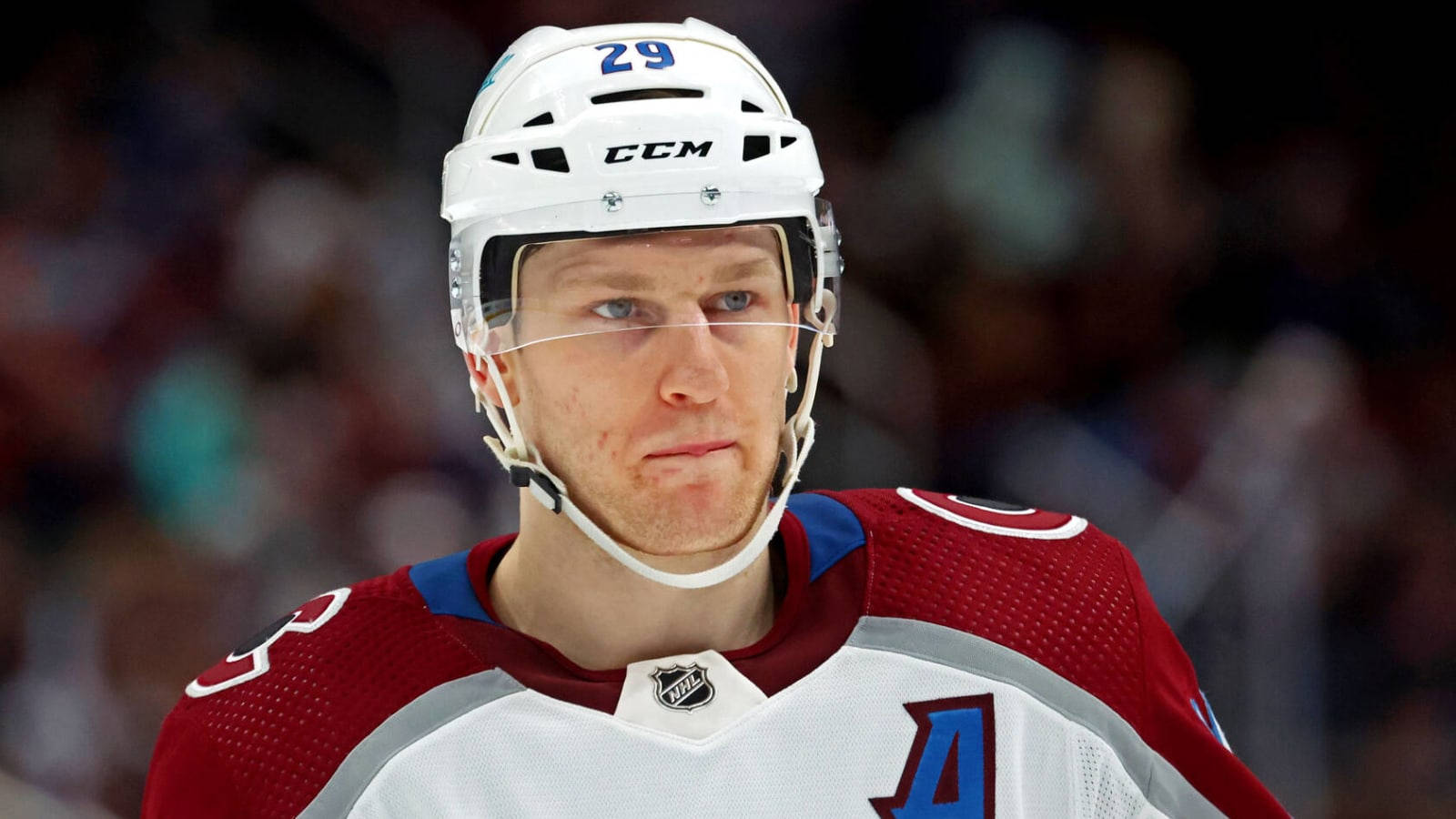 Nathan Mackinnon, white helmet, red jersey, HD Desktop Wallpaper