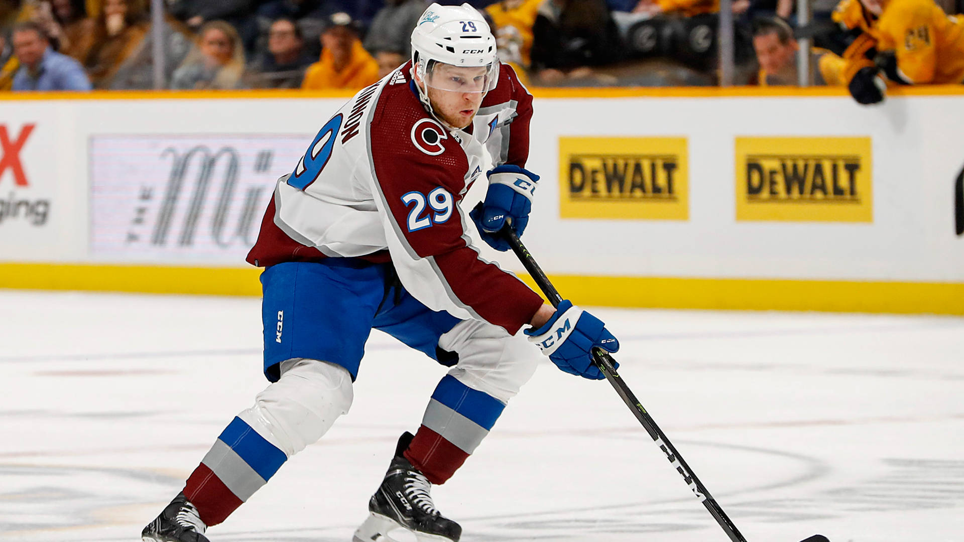 Nathan Mackinnon, maroon white and blue uniform, ice hockey, Full HD Desktop Wallpaper