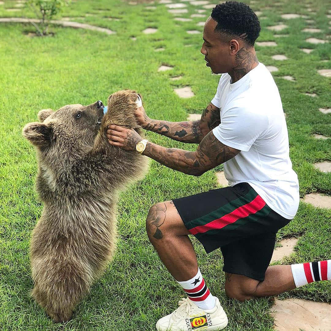 Nathaniel Clyne, bear cub, tattooed man, SD Desktop Wallpaper