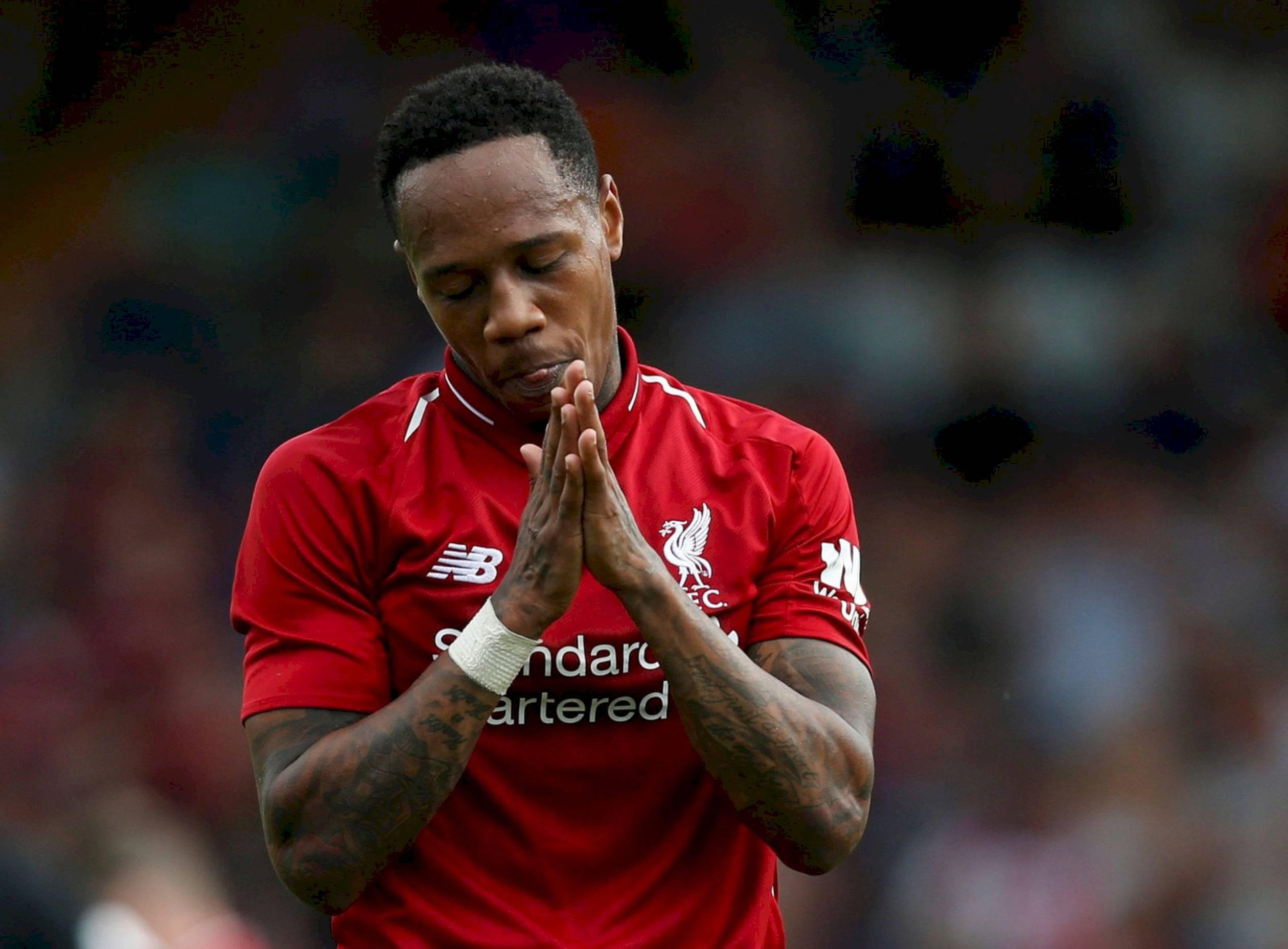 Nathaniel Clyne, red Liverpool jersey, pitch, Full HD Desktop Wallpaper