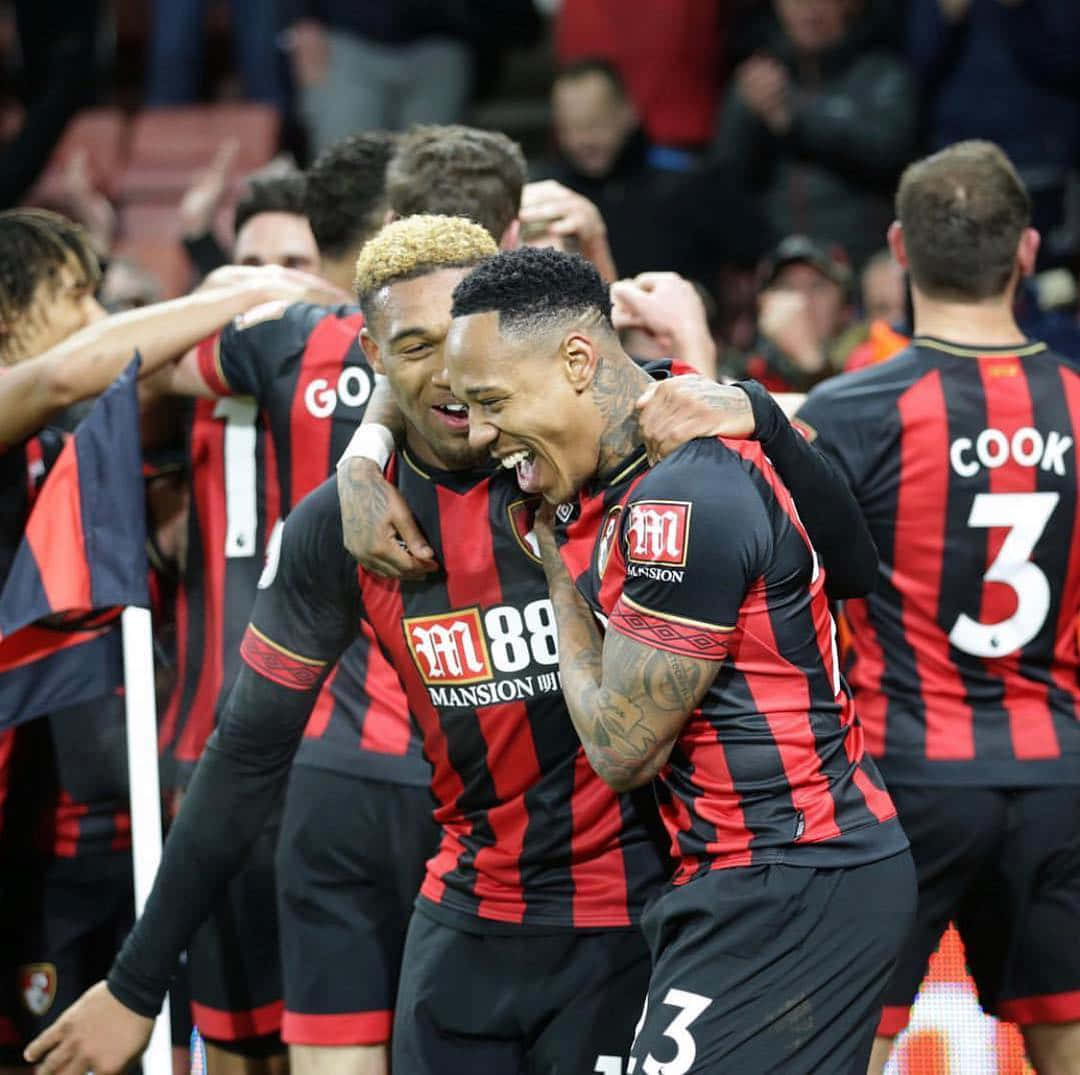 Nathaniel Clyne, red and black striped jerseys, stadium pitch, SD Desktop Wallpaper