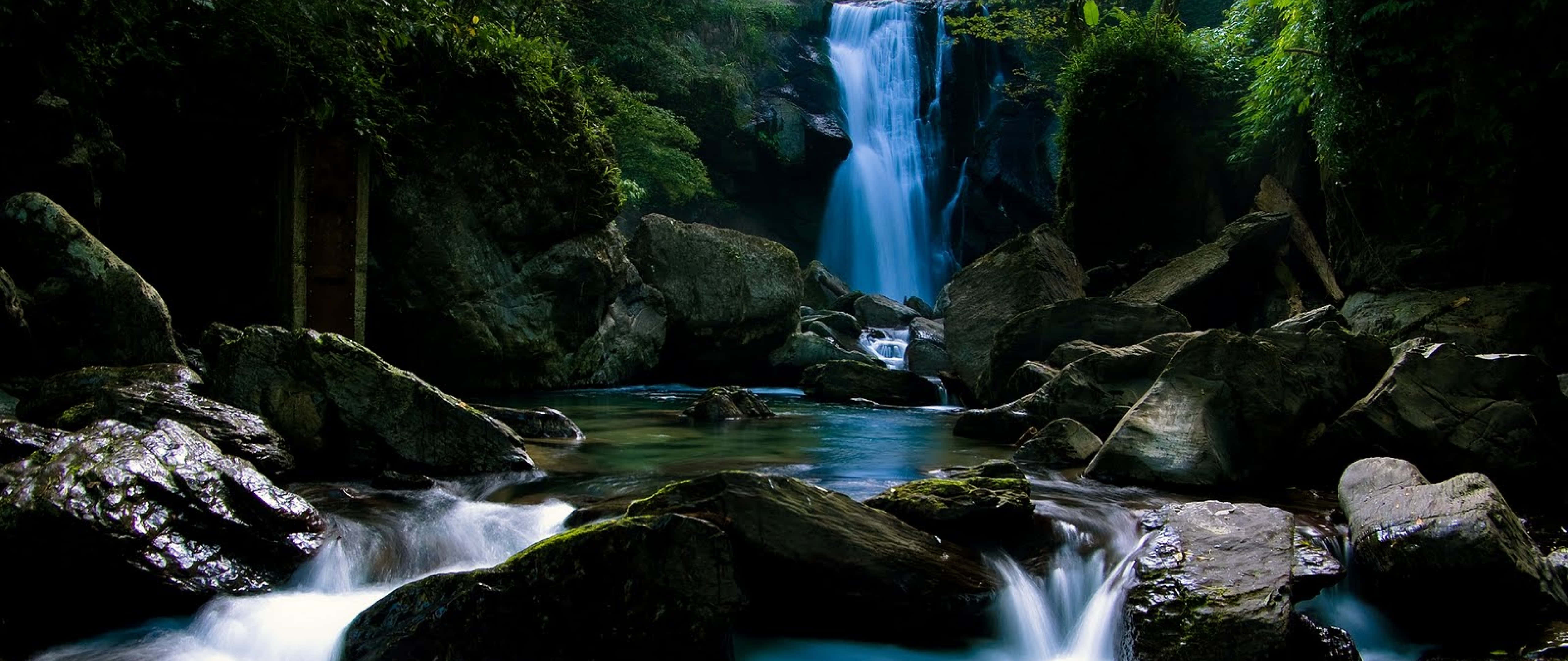 National Geographic Desktop, waterfall, mossy rocks, 5K Desktop Wallpaper