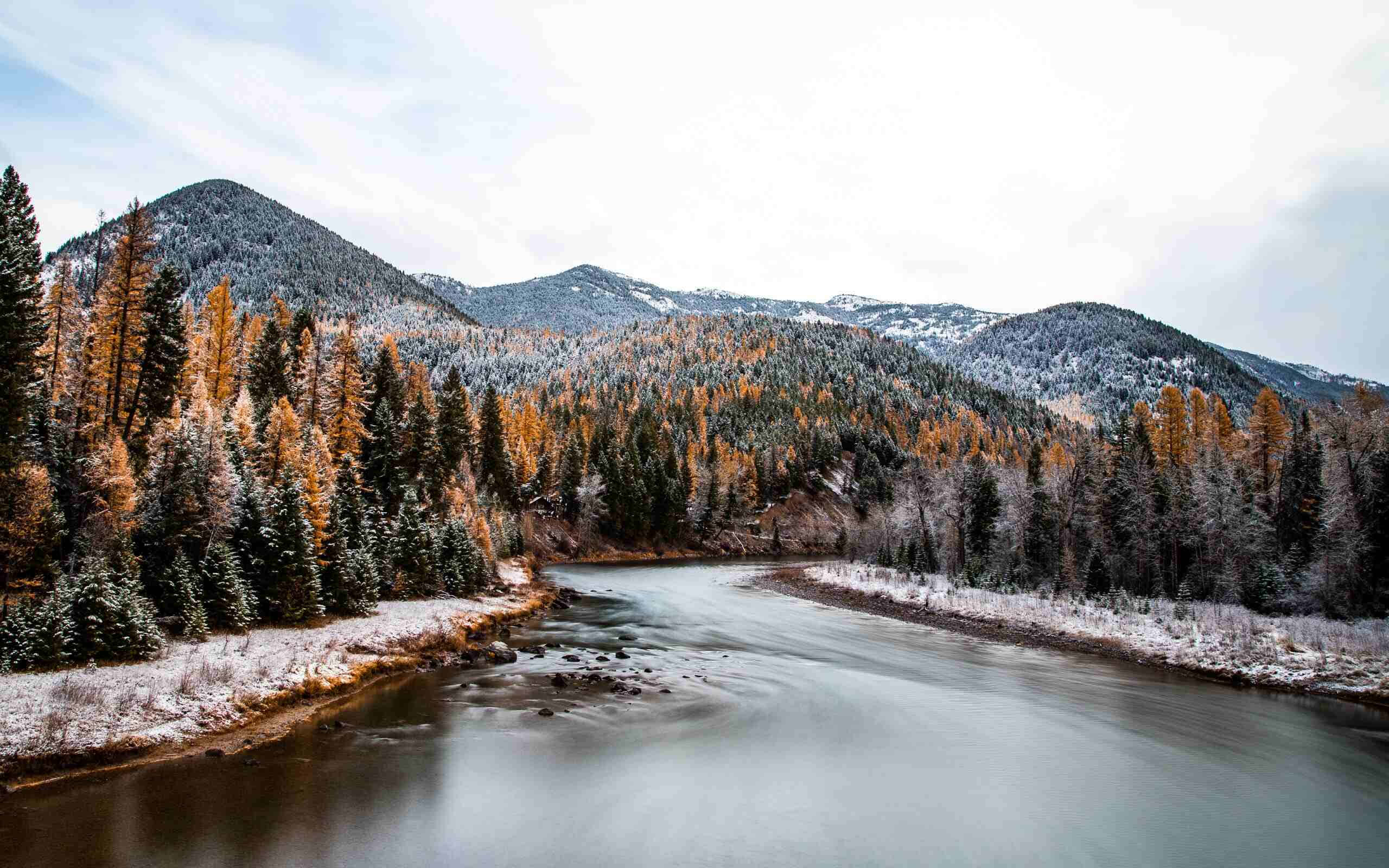 winter river, snowy forest, snow-dusted mountains, 2K Desktop Wallpaper