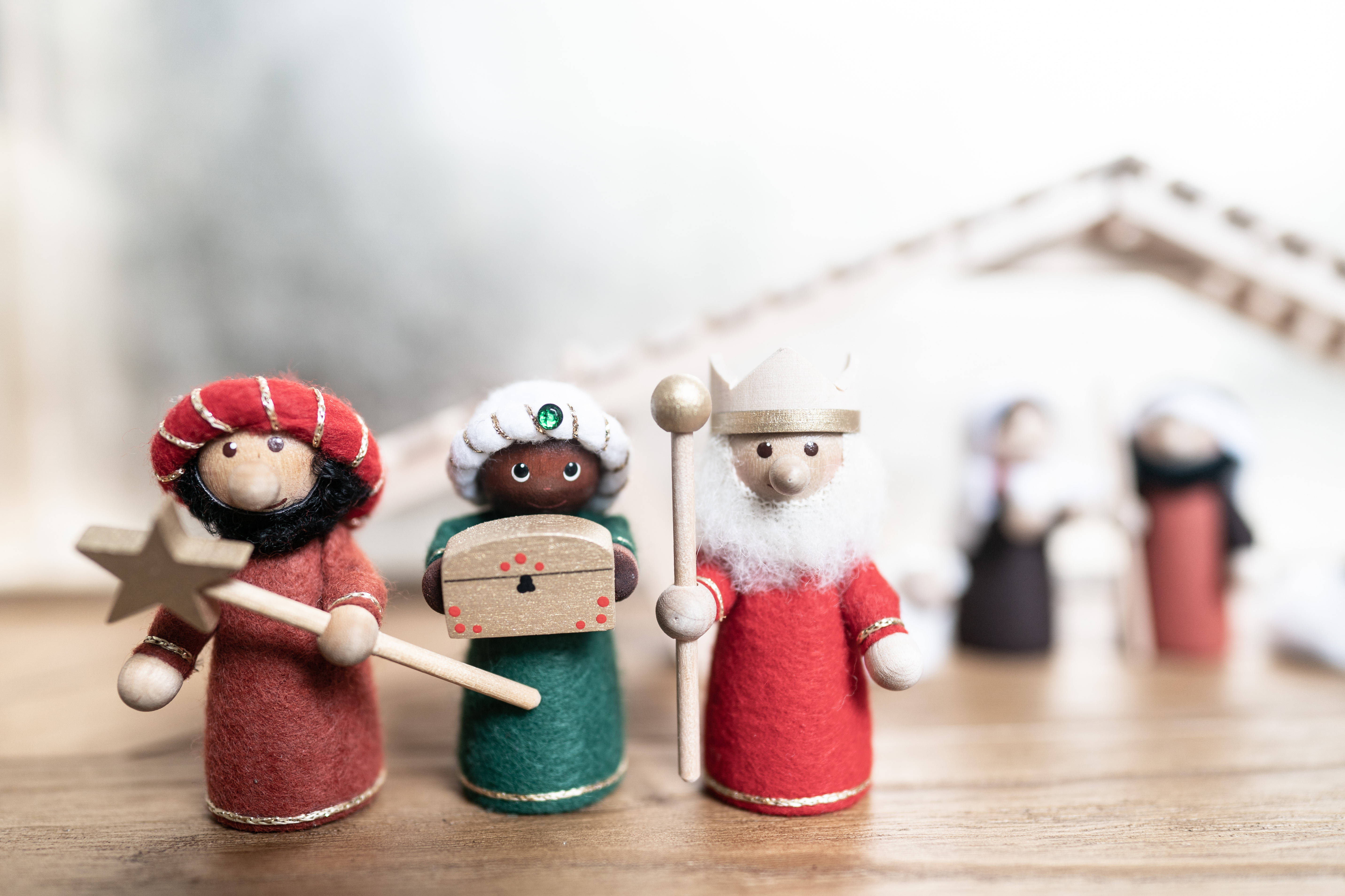 three king figurines, nativity scene, handcrafted felt figurines, 5K Desktop Wallpaper