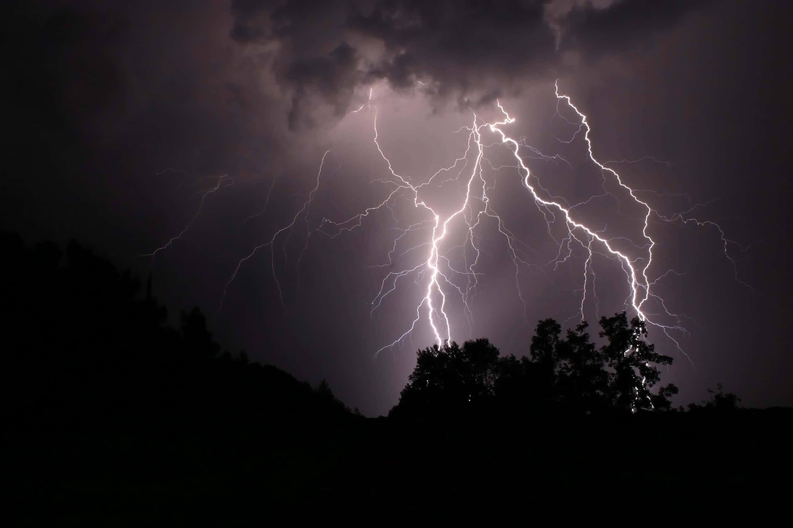 towering tornado, dark stormy sky, lightning strike, 2K Desktop Wallpaper