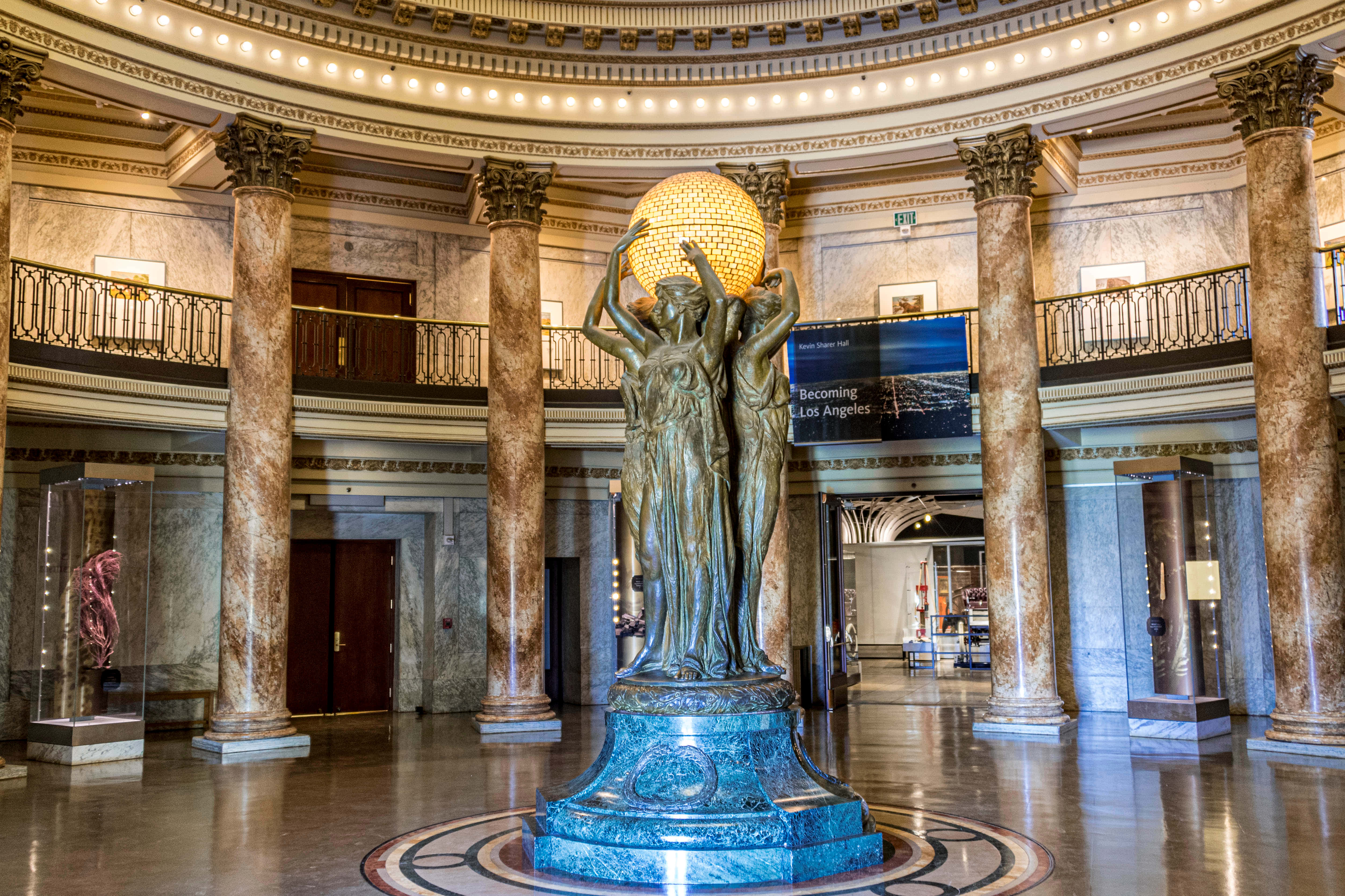 Los Angeles Natural History Museum, rotunda, marble columns, 4K Desktop Wallpaper