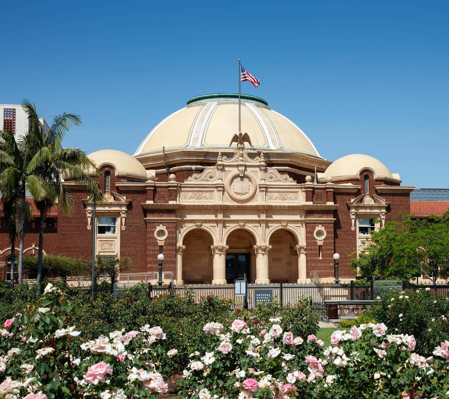 Natural History Museum Los Angeles, red brick, cream stone, HD Desktop Wallpaper