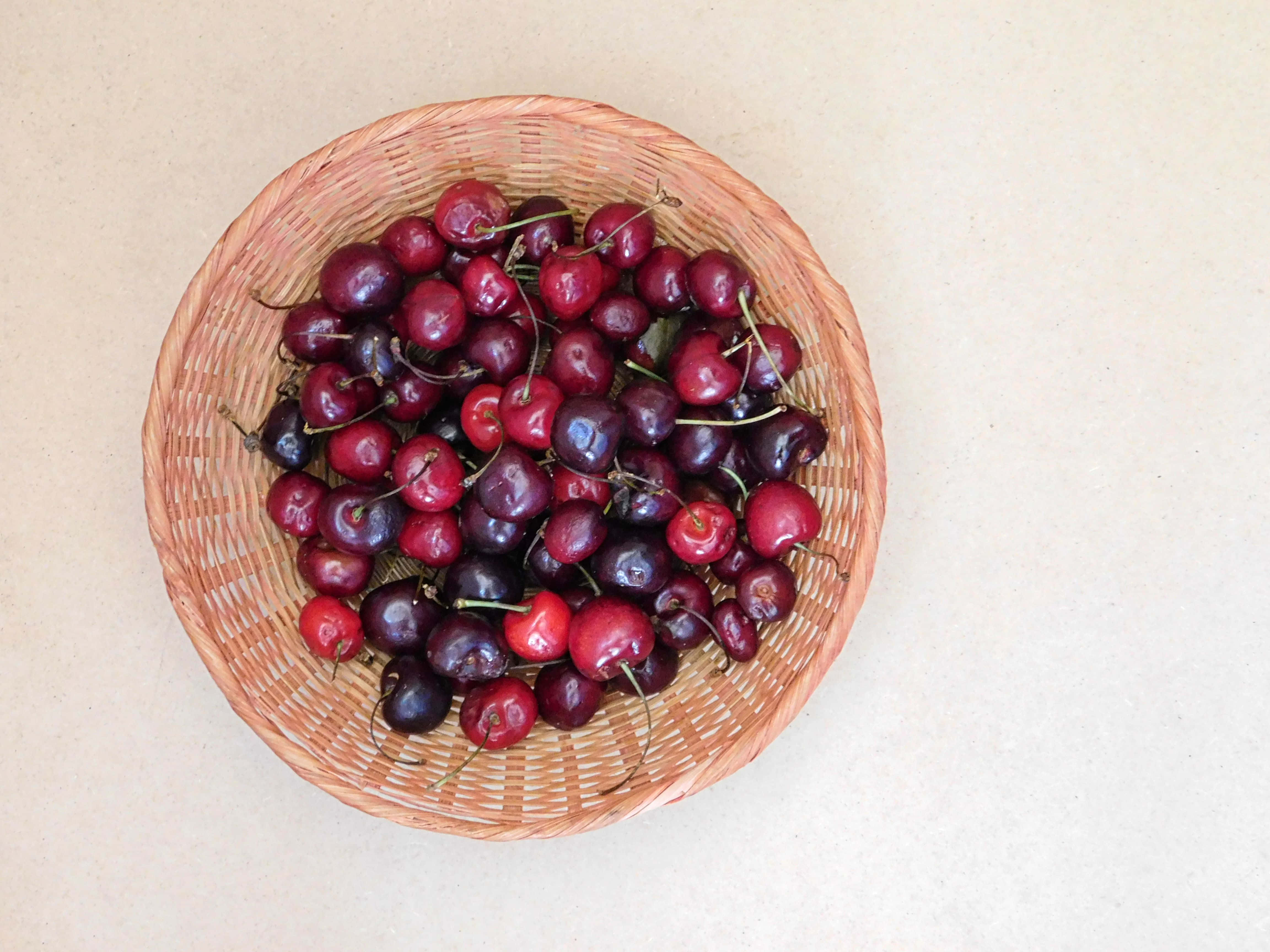 cherries, woven basket, dark red, 4K Desktop Wallpaper