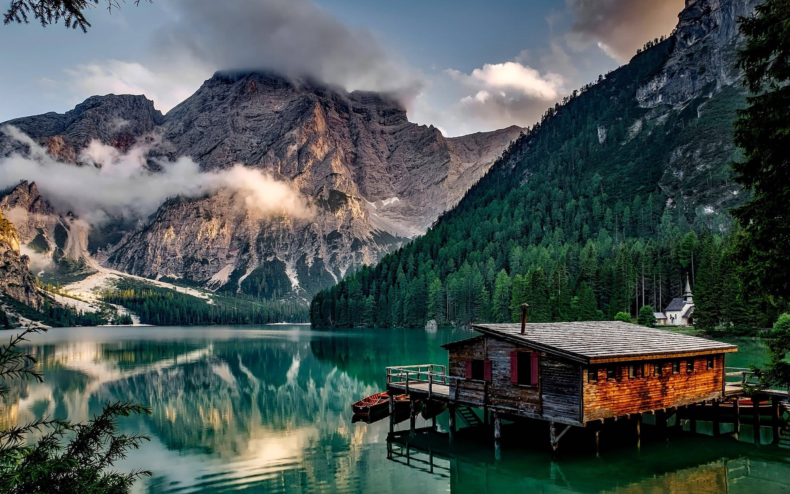 natural cabin, lake, mountains, 2K Desktop Wallpaper