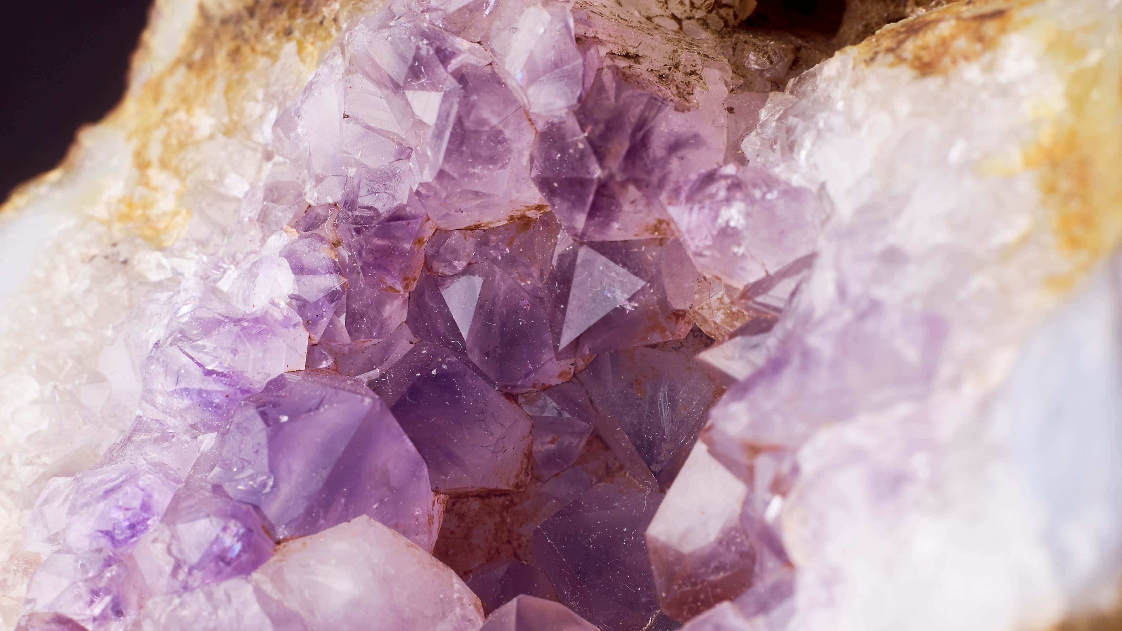 amethyst gemstone, purple amethyst crystals, white and brown rock matrix, 4K Desktop Wallpaper