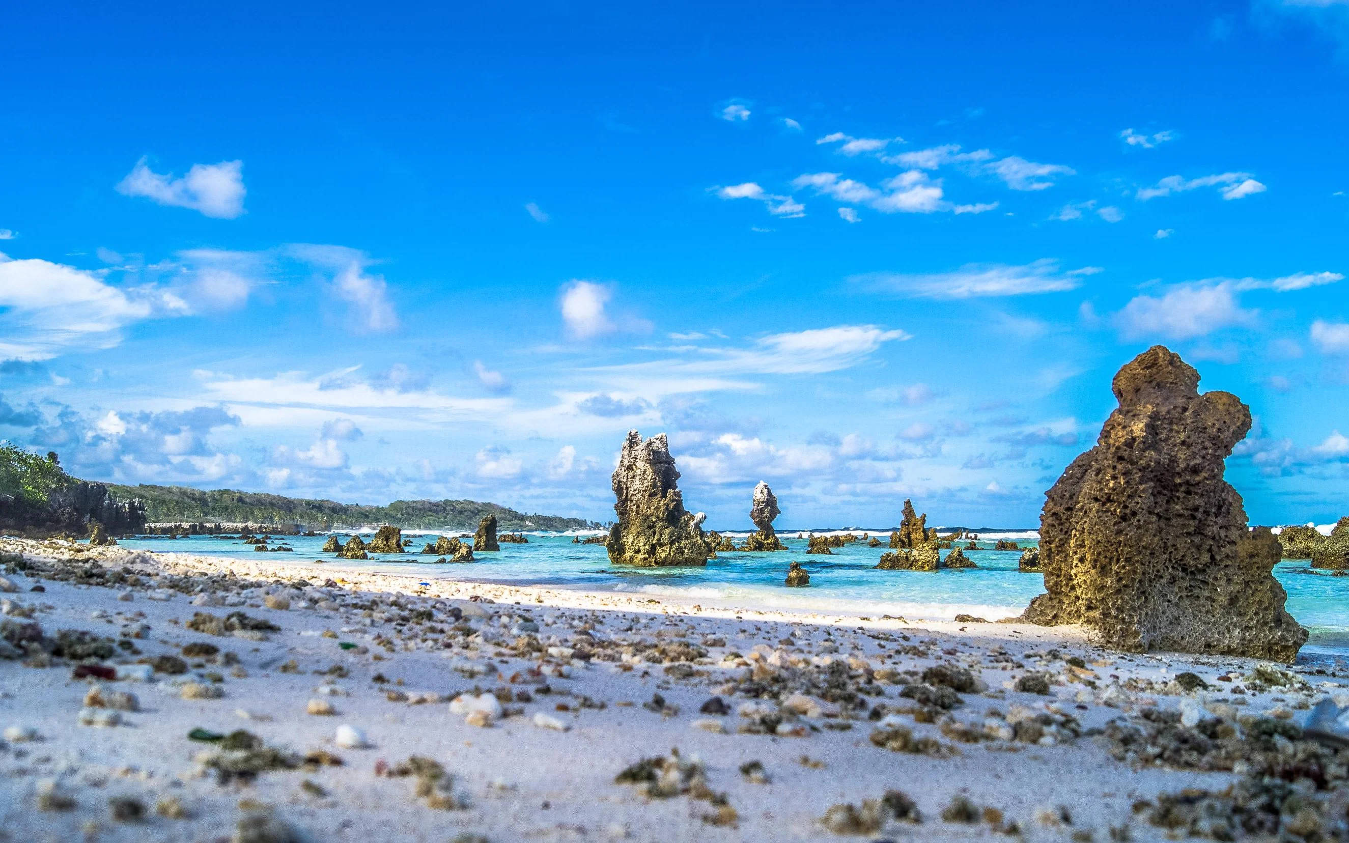 Nauru, turquoise waters, rock formations, 2K Desktop Wallpaper