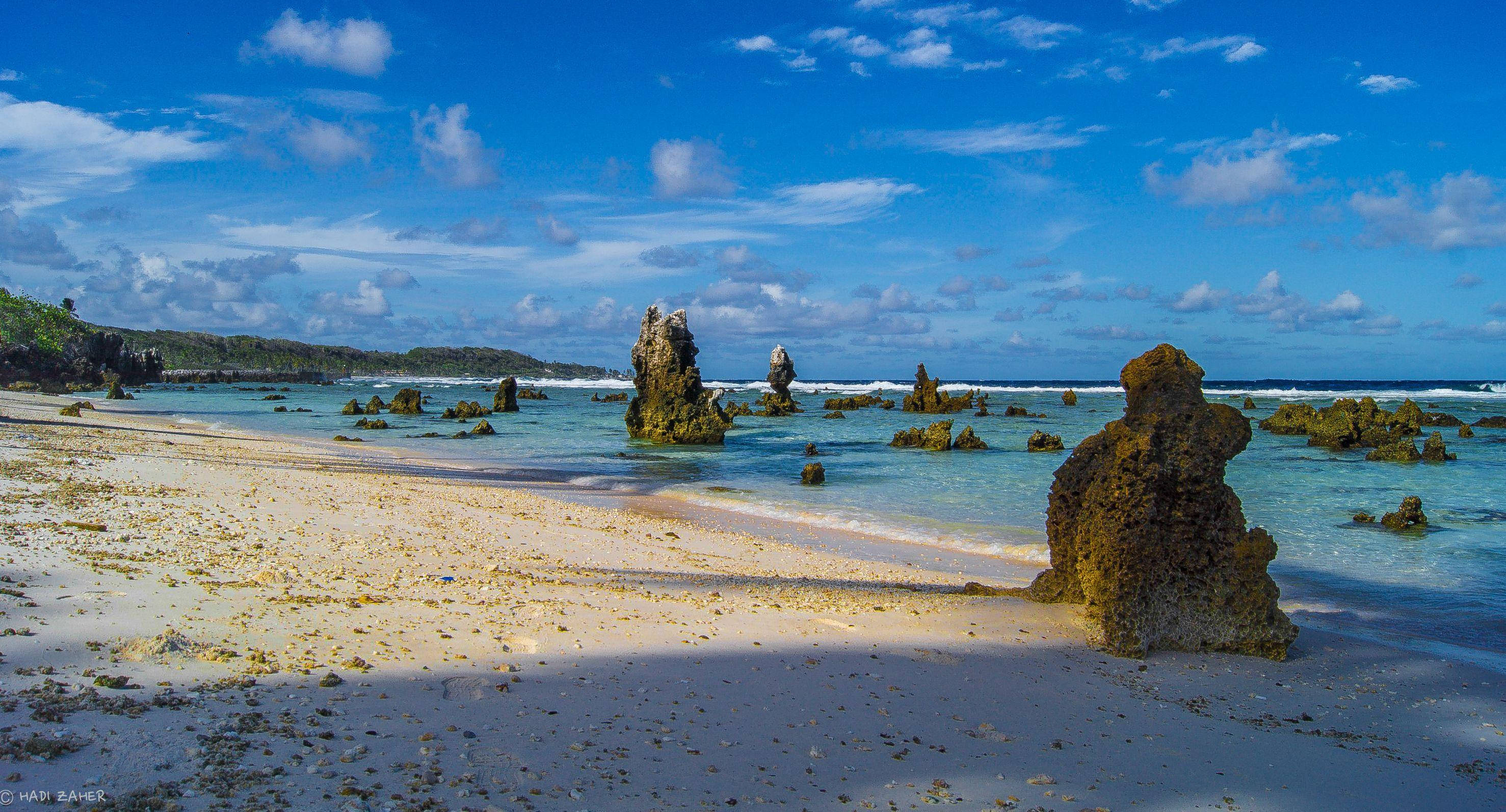 Nauru, rock formations, beach, 2K Desktop Wallpaper