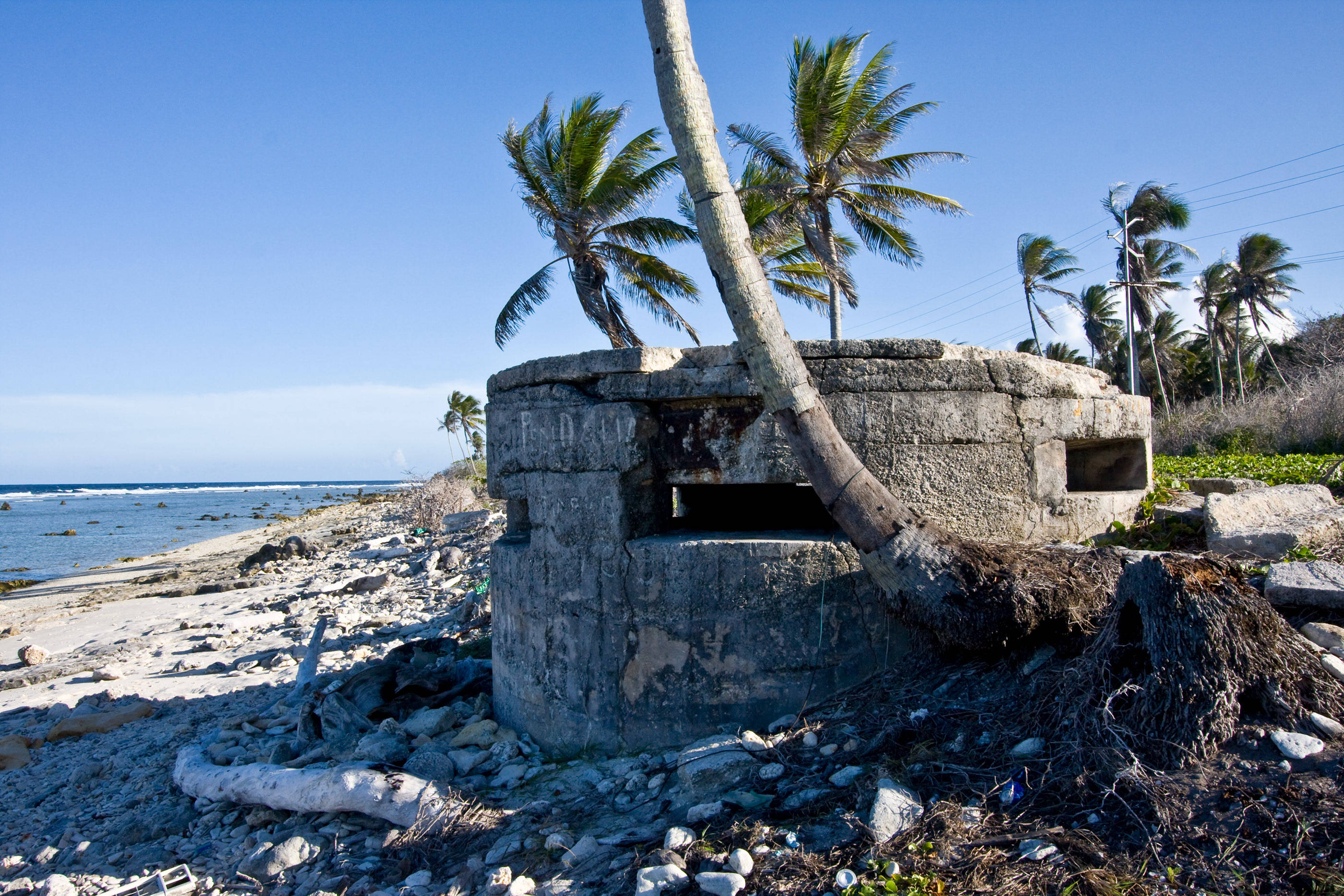 Nauru, bunker, rocky beach, 2K Desktop Wallpaper
