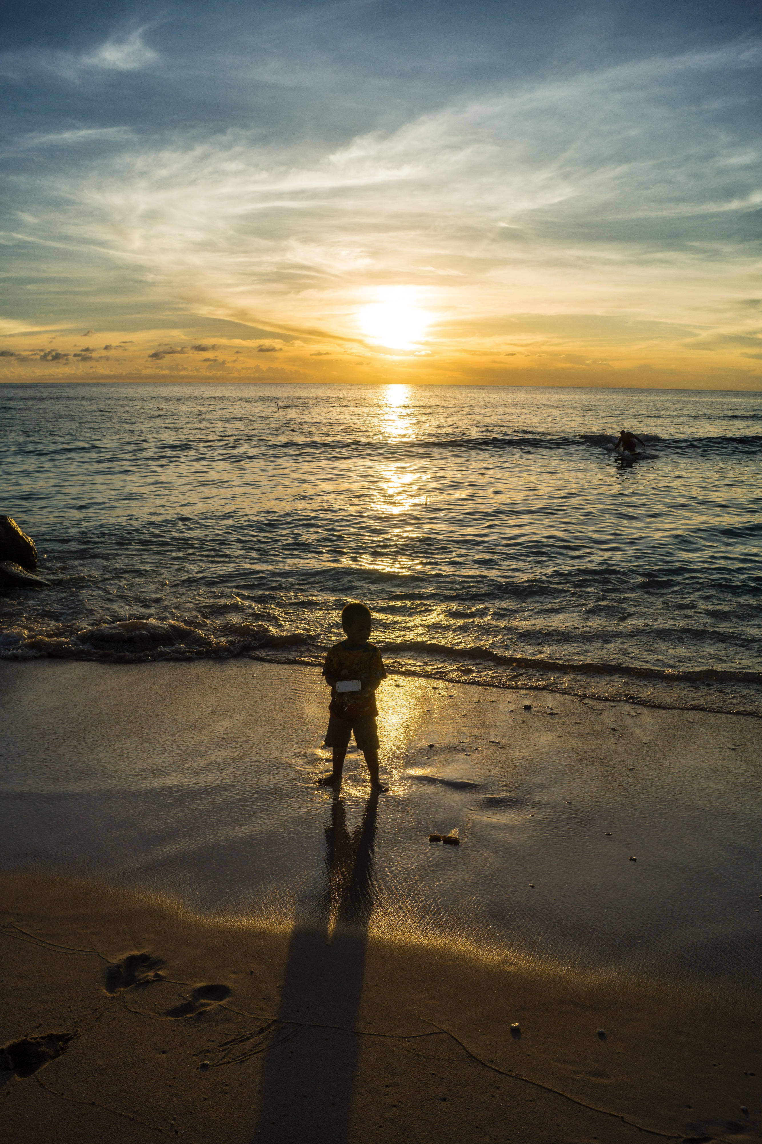 Nauru, child, beach, 4K Phone Wallpaper