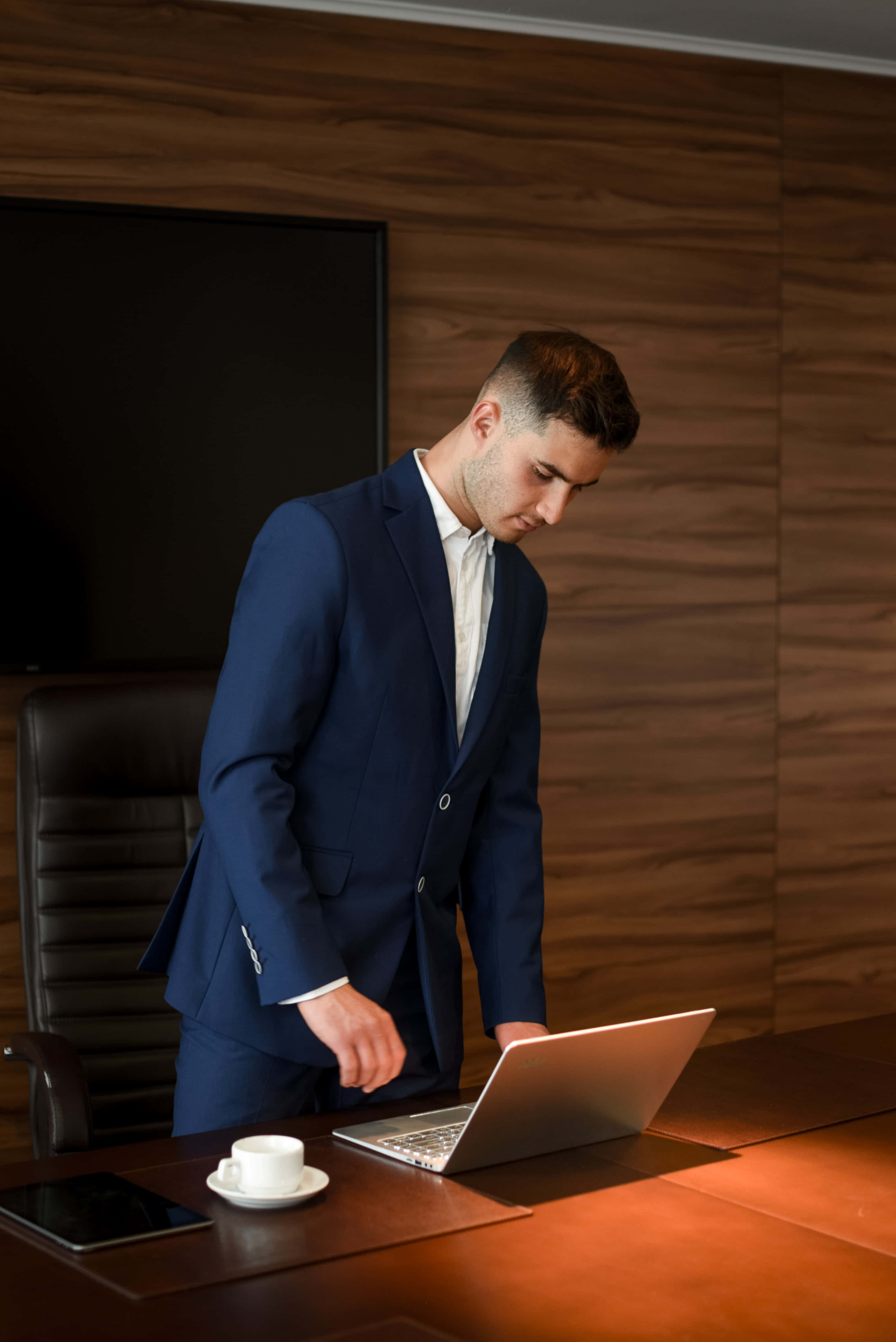 navy blue blazer, navy suit, polished wooden desk, 4K Phone Wallpaper