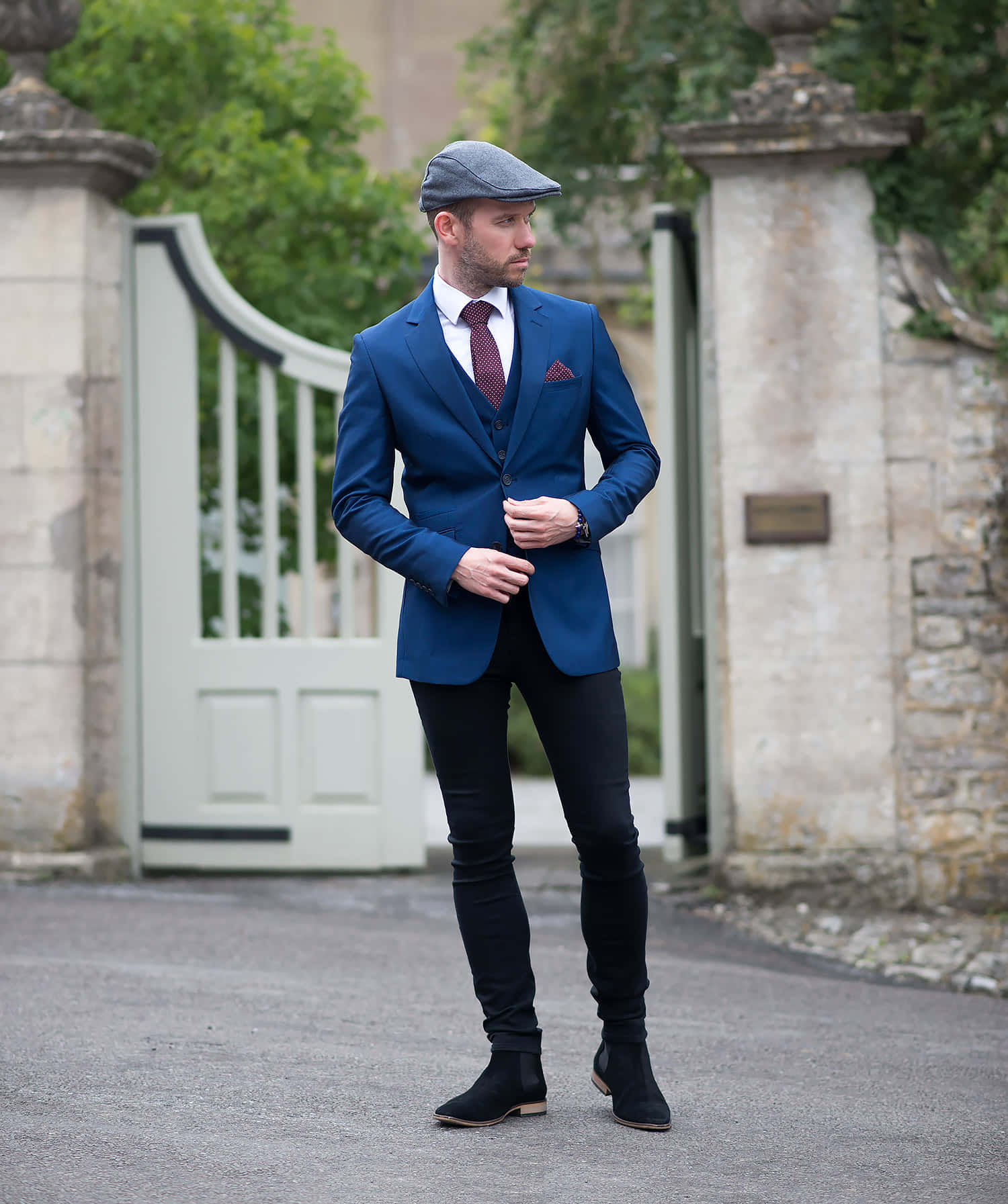 navy blue blazer, stone gate, green foliage, HD Phone Wallpaper