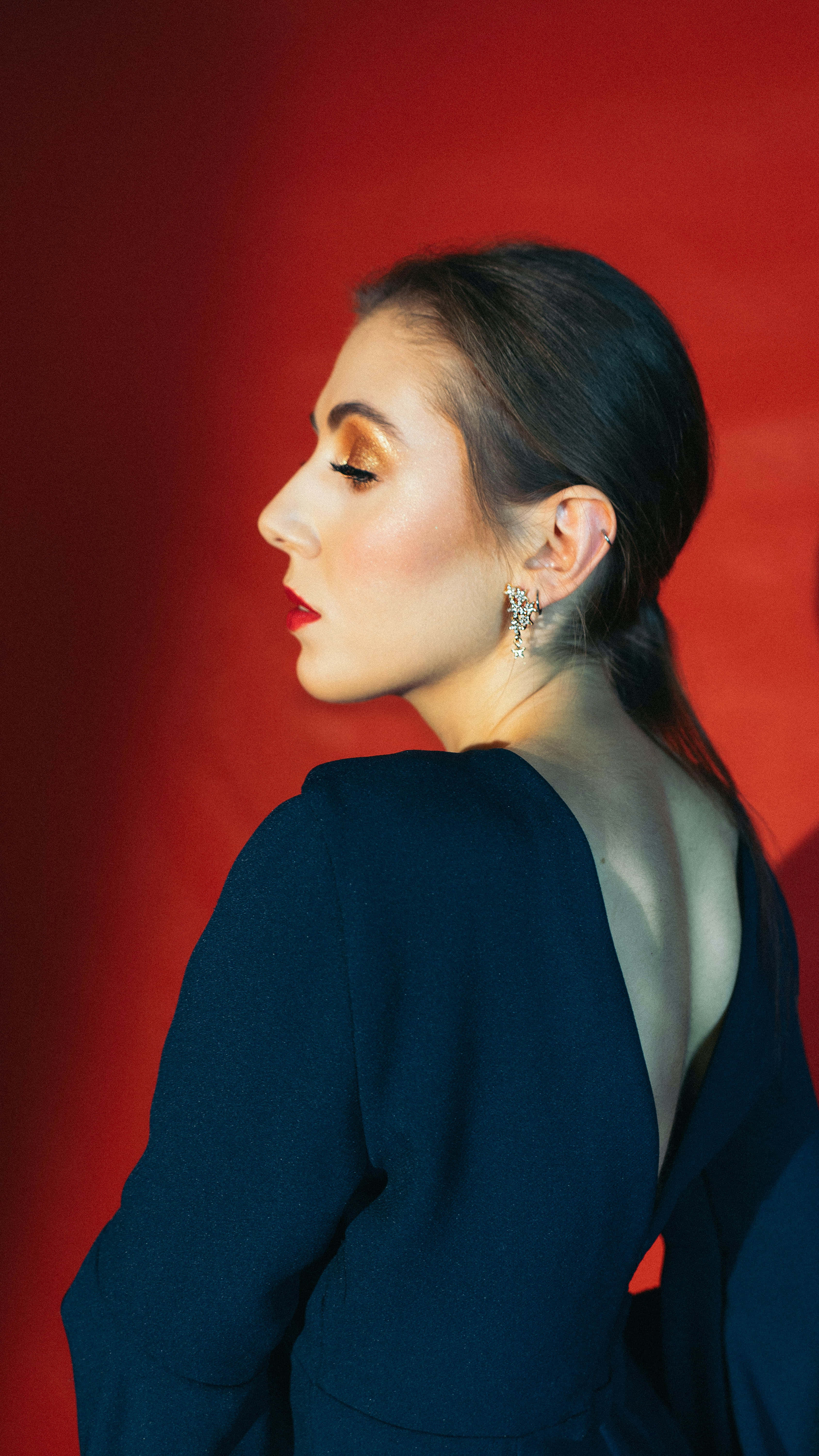 navy blue dress, dark blue dress, vivid red backdrop, 5K Phone Wallpaper