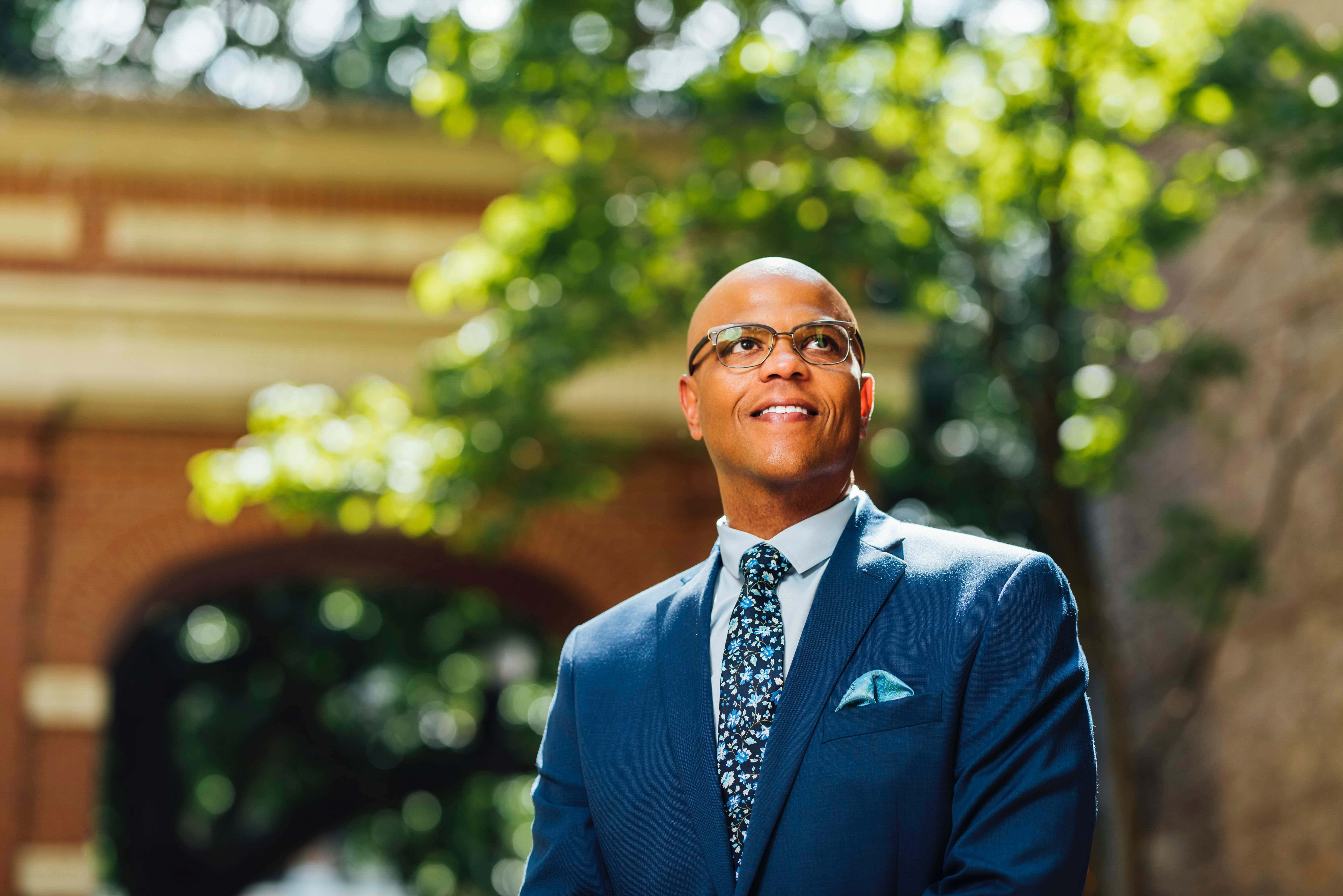 Navy blue suit, blue suit, glasses, 5K Desktop Wallpaper