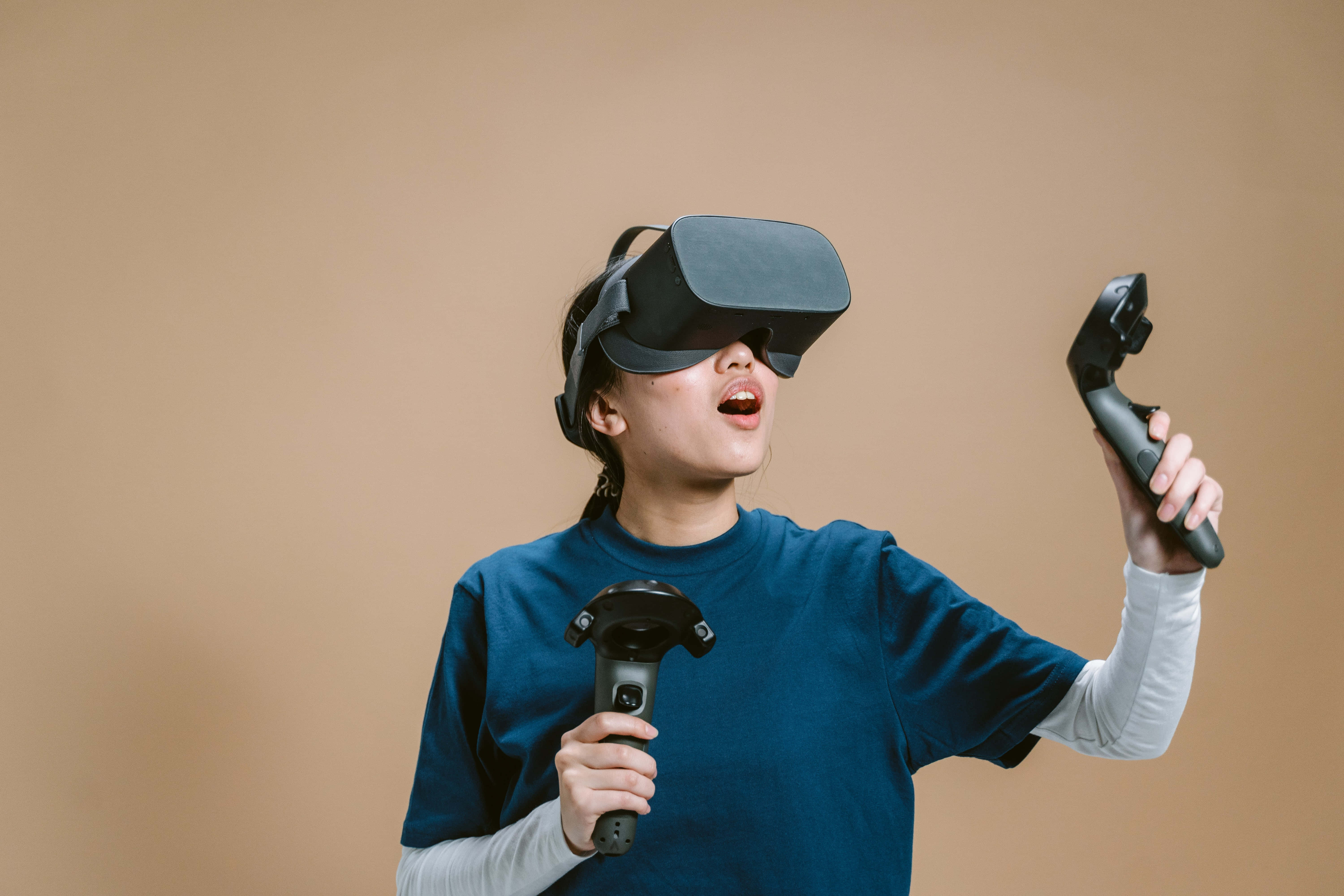 Navy Blue Long Sleeve Shirt, VR headset, controllers, 5K Desktop Wallpaper