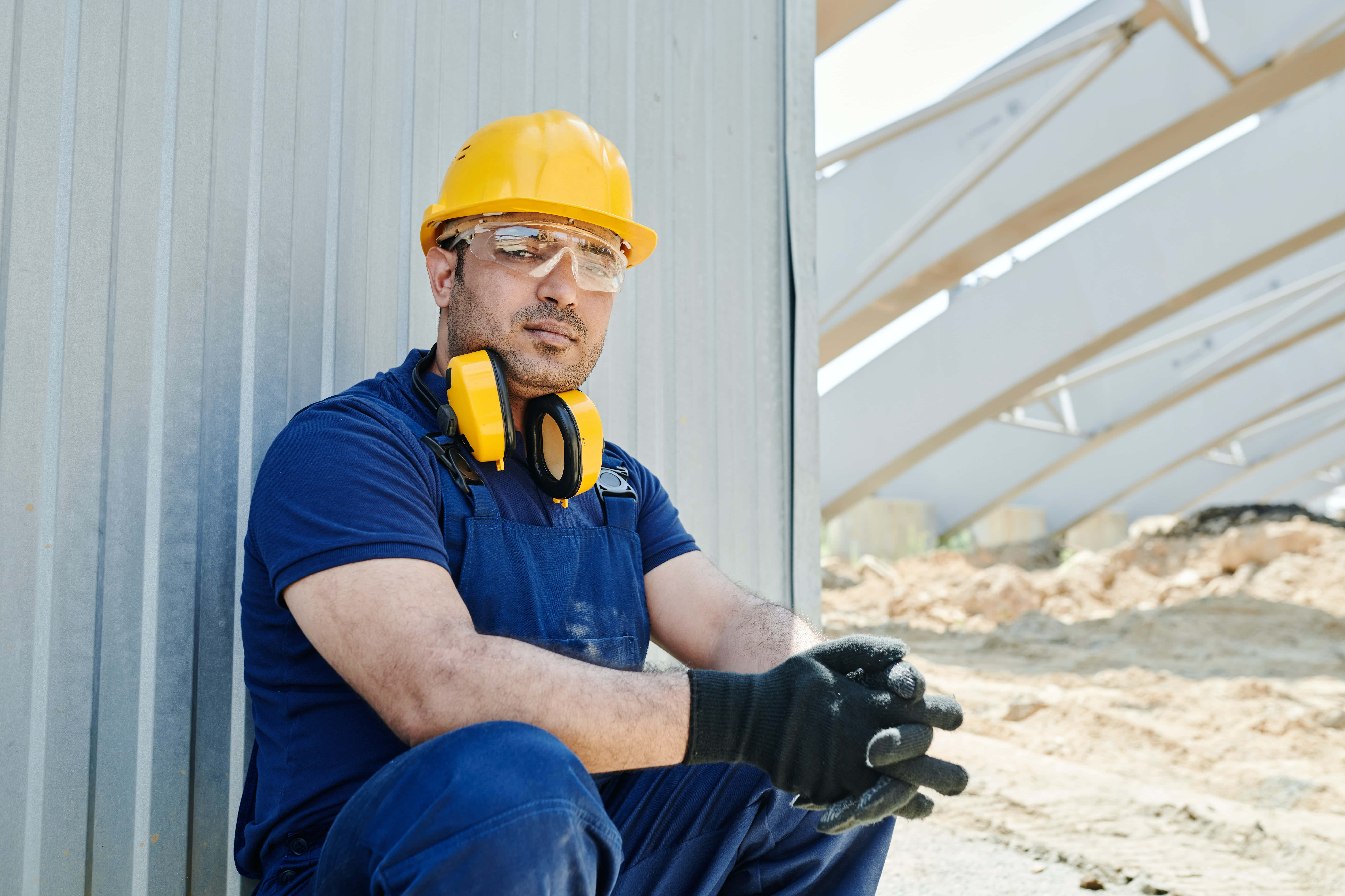Navy Blue Shirt, blue overalls, yellow hard hat, 8K Desktop Wallpaper