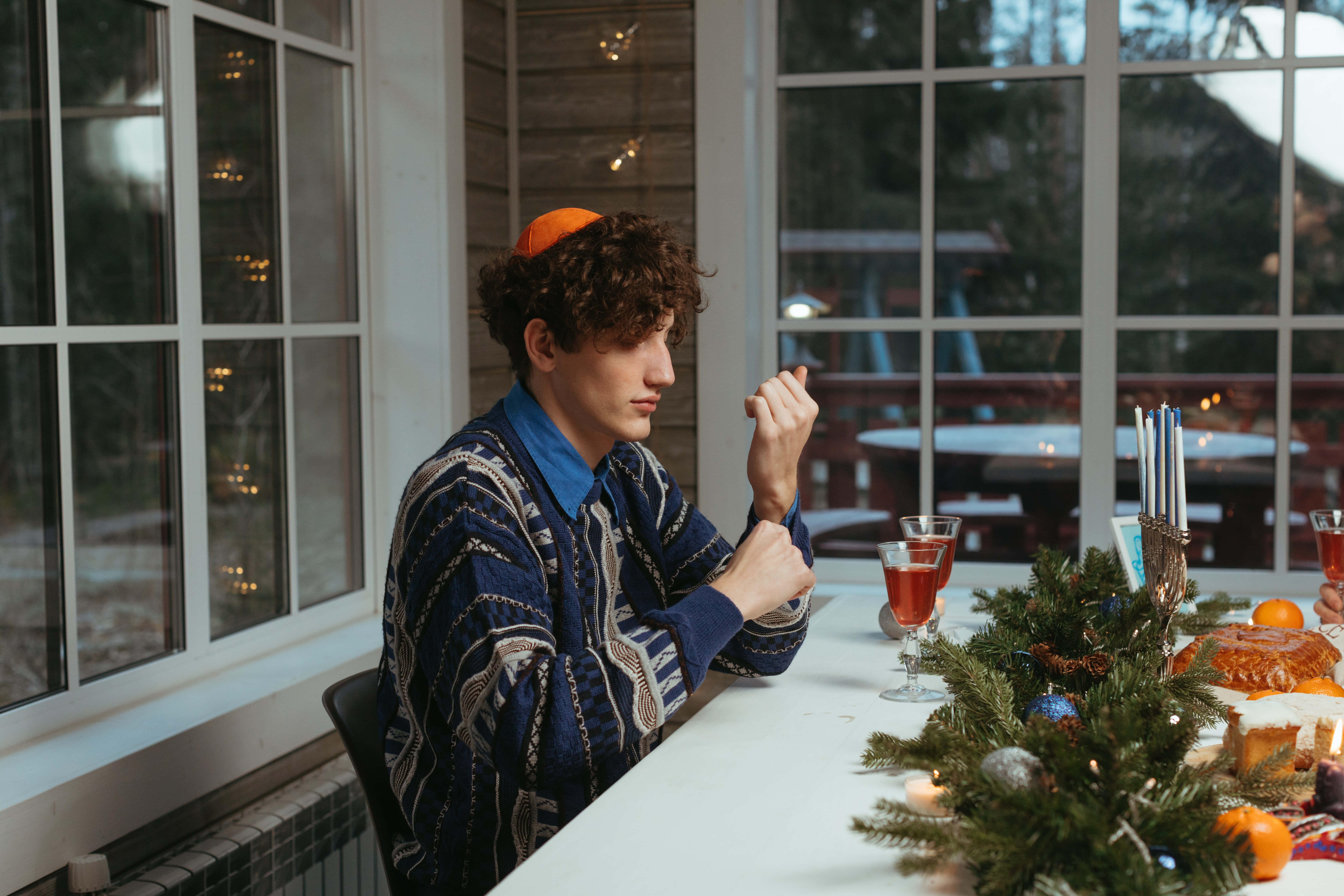 Navy Blue Sweater, dusk, blue patterned robe, 5K Desktop Wallpaper