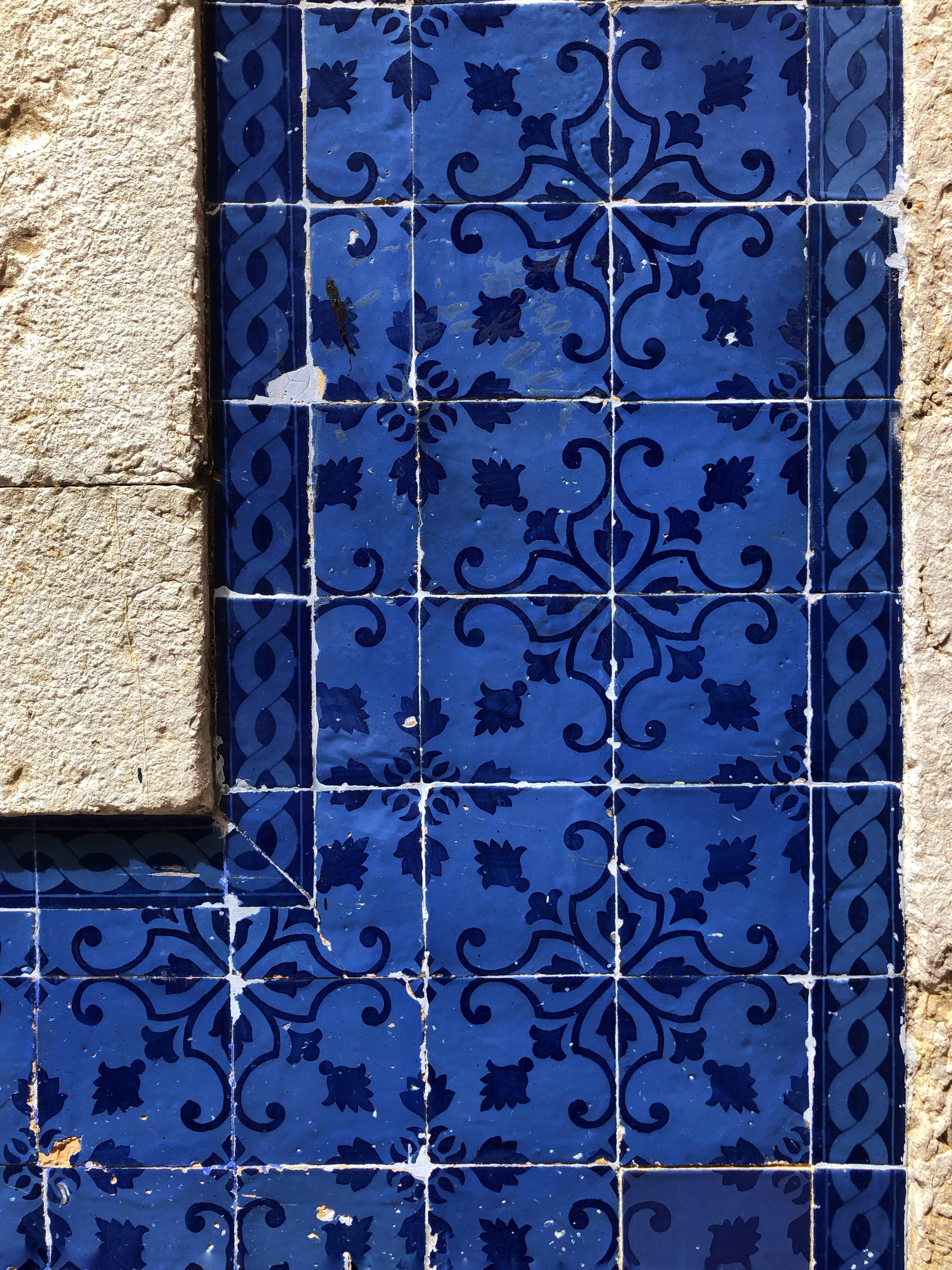 Navy Blue Floral Tiles, ceramic tiles, dark floral swirls, 4K Phone Wallpaper
