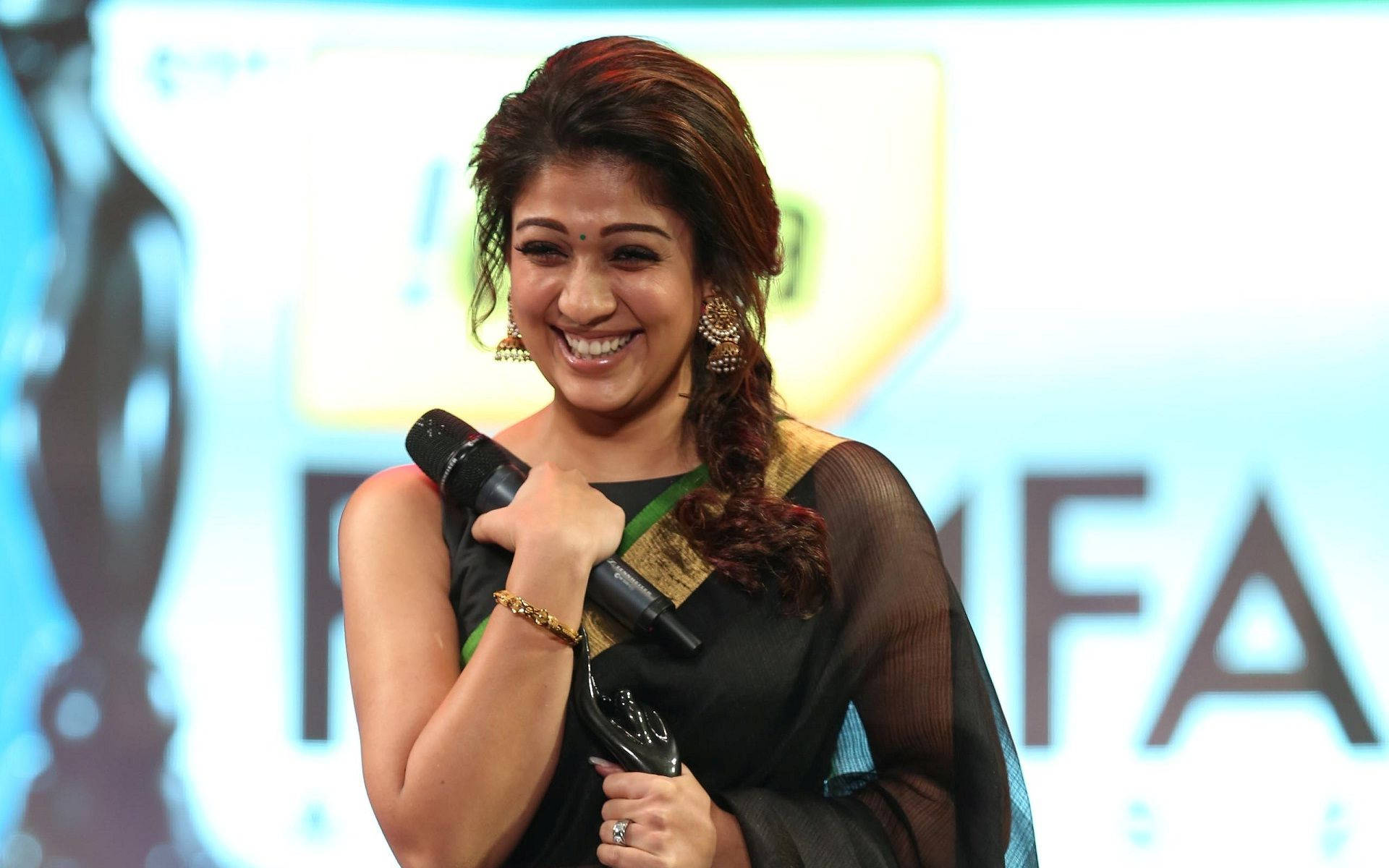 Nayanthara, microphone, traditional attire, Full HD Desktop Wallpaper