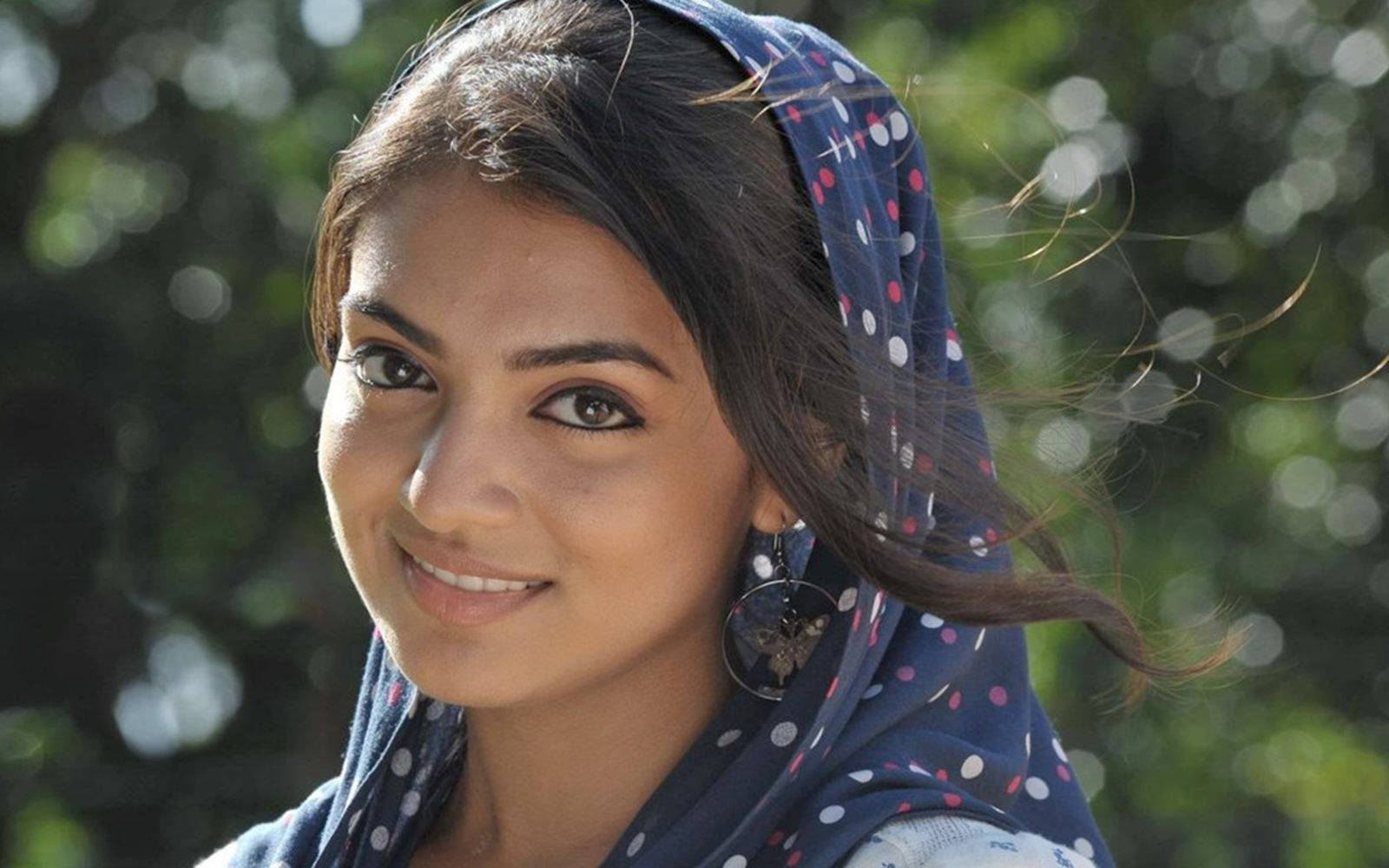 Nazriya HD, polka dot shawl, blue headscarf, HD Desktop Wallpaper