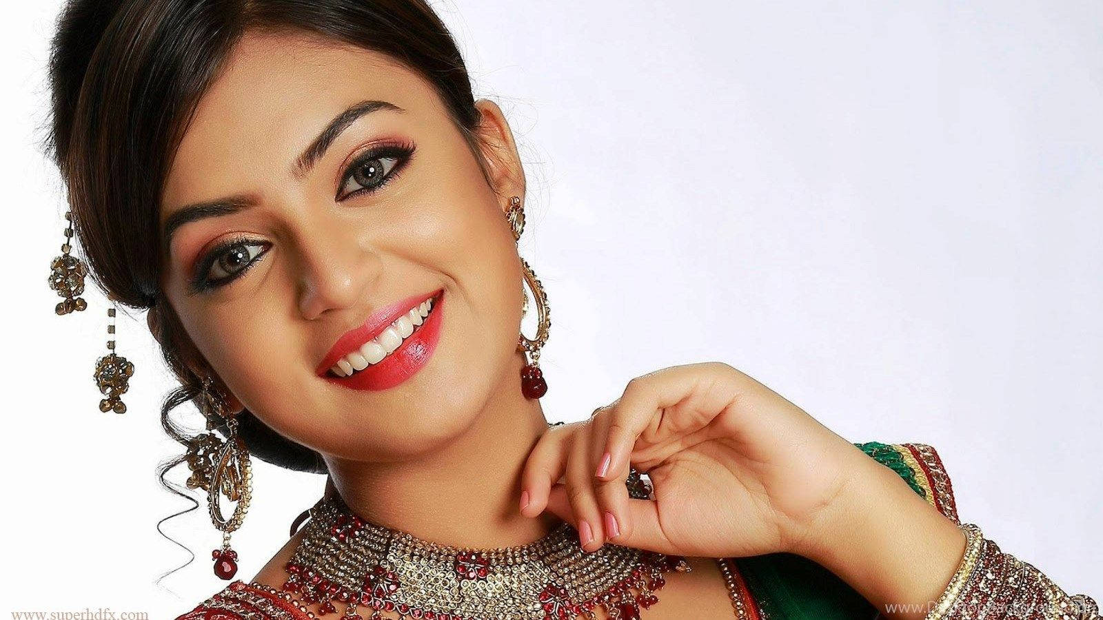 Nazriya HD, pink lips, ornate traditional jewelry, HD Desktop Wallpaper